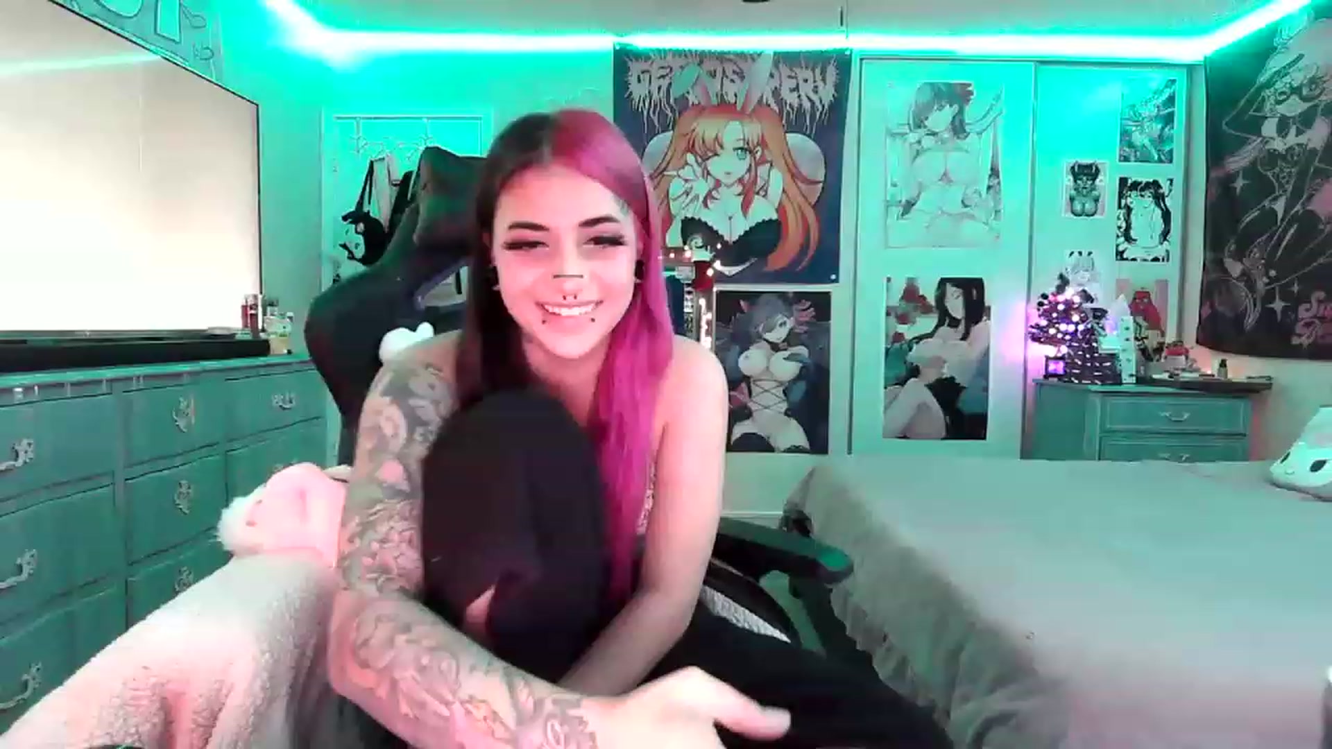 Gallery image thumbnail from Sallylyn's myfreecams stream on, 12/26/2022, 09:04 image 3 of 20