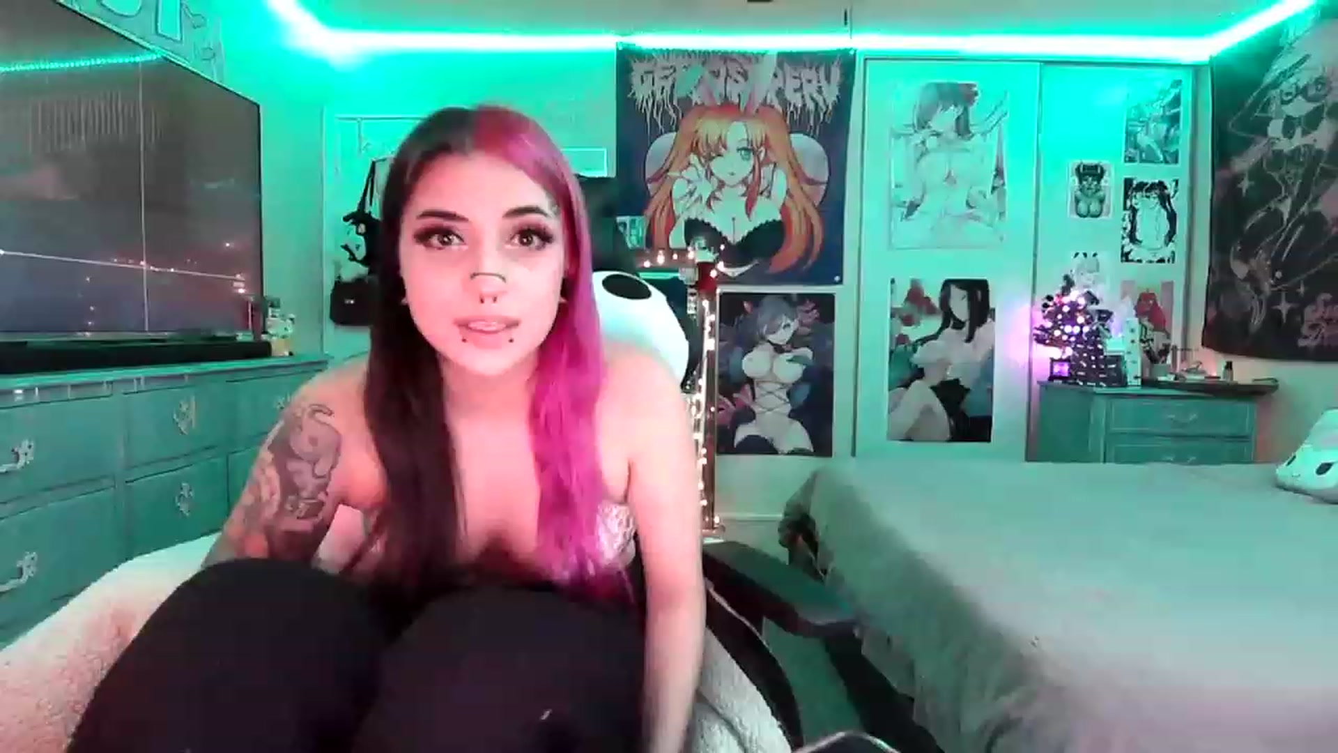 Gallery image thumbnail from Sallylyn's myfreecams stream on, 12/26/2022, 09:04 image 5 of 20