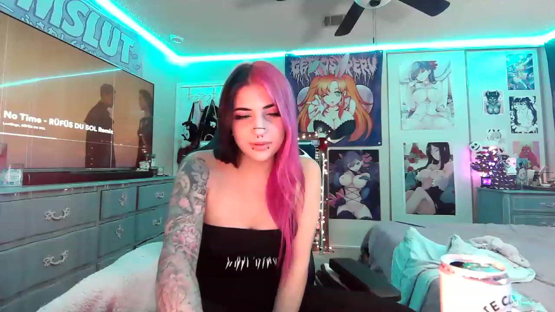 Gallery image thumbnail from Sallylyn's myfreecams stream on, 12/27/2022, 06:45 image 14 of 20