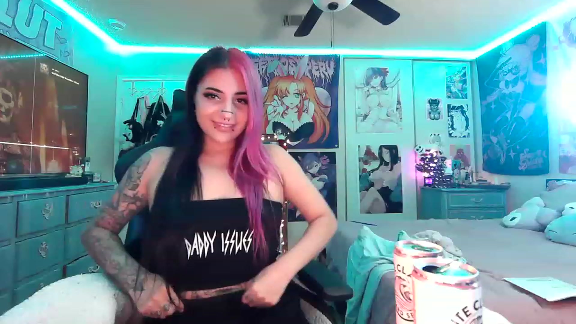Gallery image thumbnail from Sallylyn's myfreecams stream on, 12/27/2022, 07:30 image 8 of 20