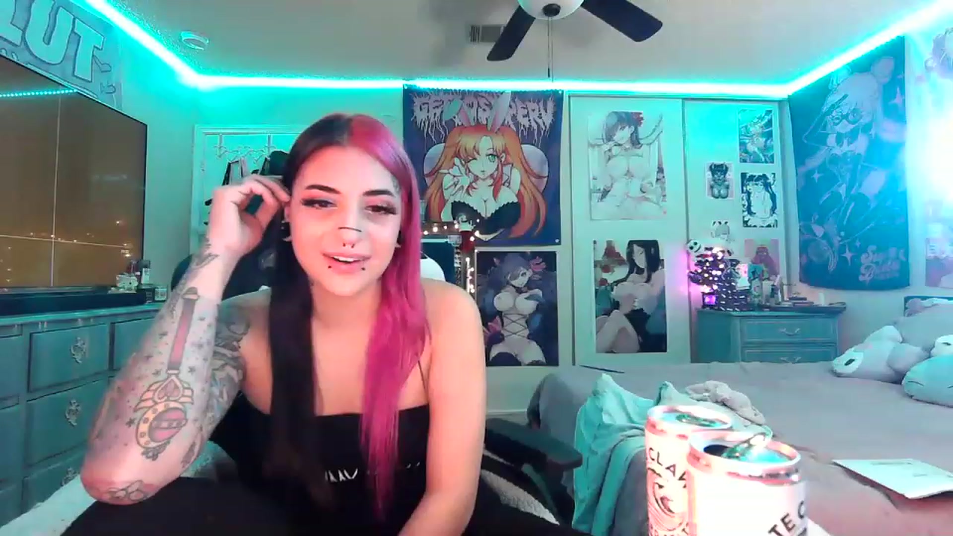 Gallery image thumbnail from Sallylyn's myfreecams stream on, 12/27/2022, 07:30 image 4 of 20