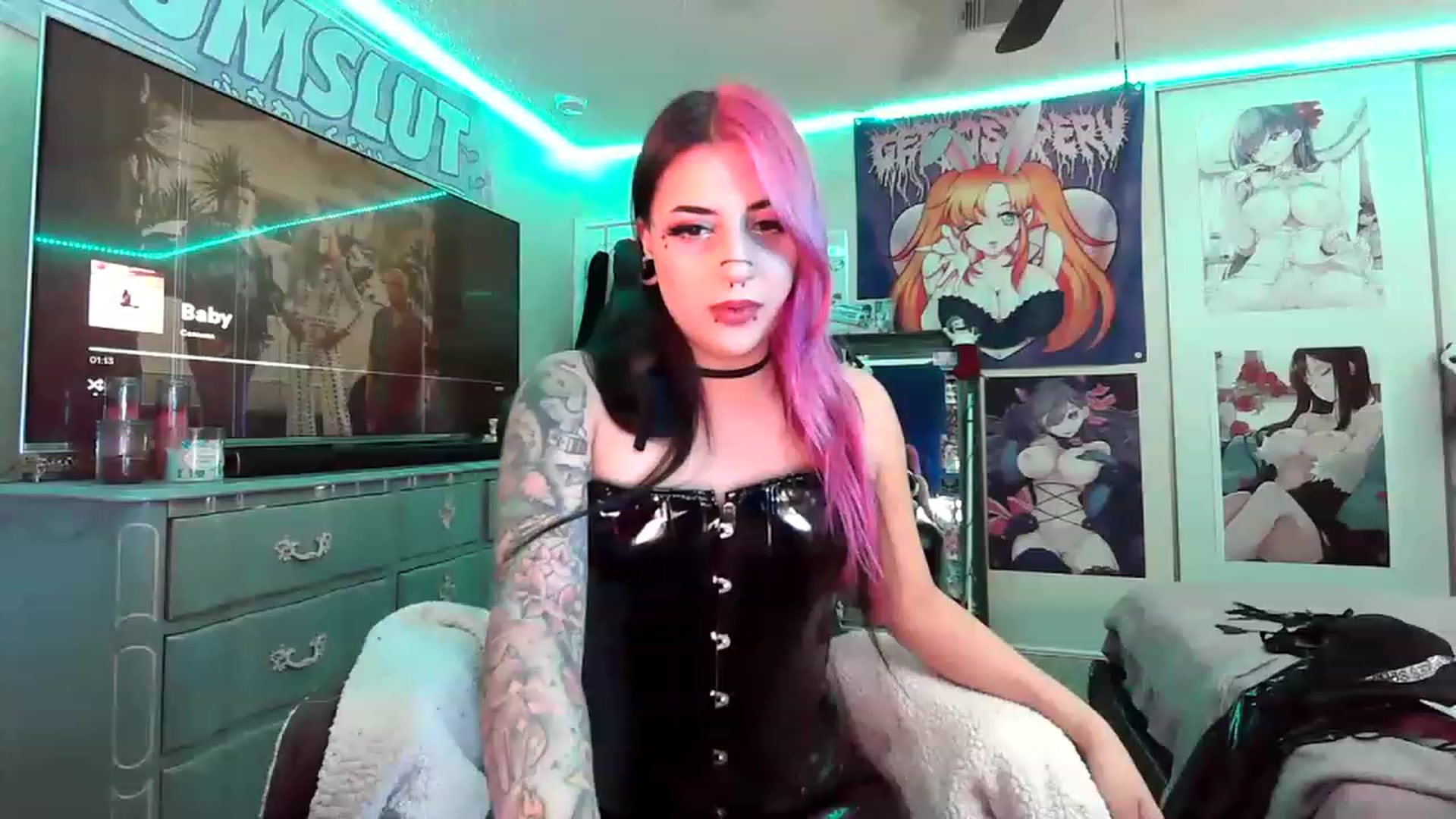 Gallery image thumbnail from Sallylyn's myfreecams stream on, 12/29/2022, 07:09 image 9 of 20