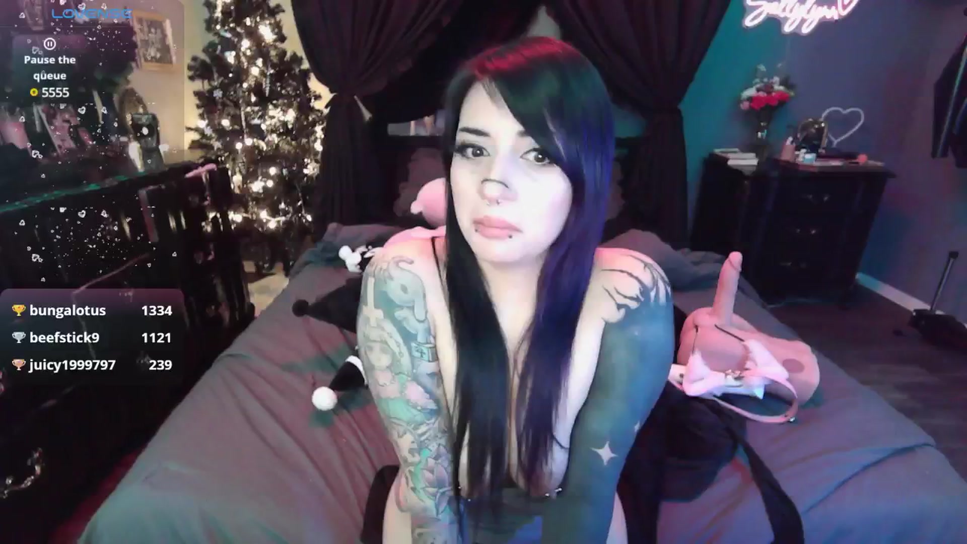 Gallery image thumbnail from Sallylynn's myfreecams stream on, 12/22/2024, 10:00 image 20 of 20