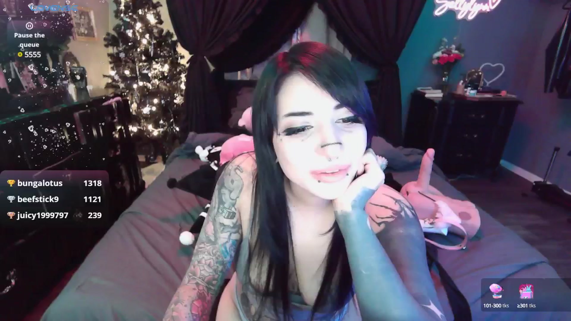Gallery image thumbnail from Sallylynn's myfreecams stream on, 12/22/2024, 10:00 image 9 of 20