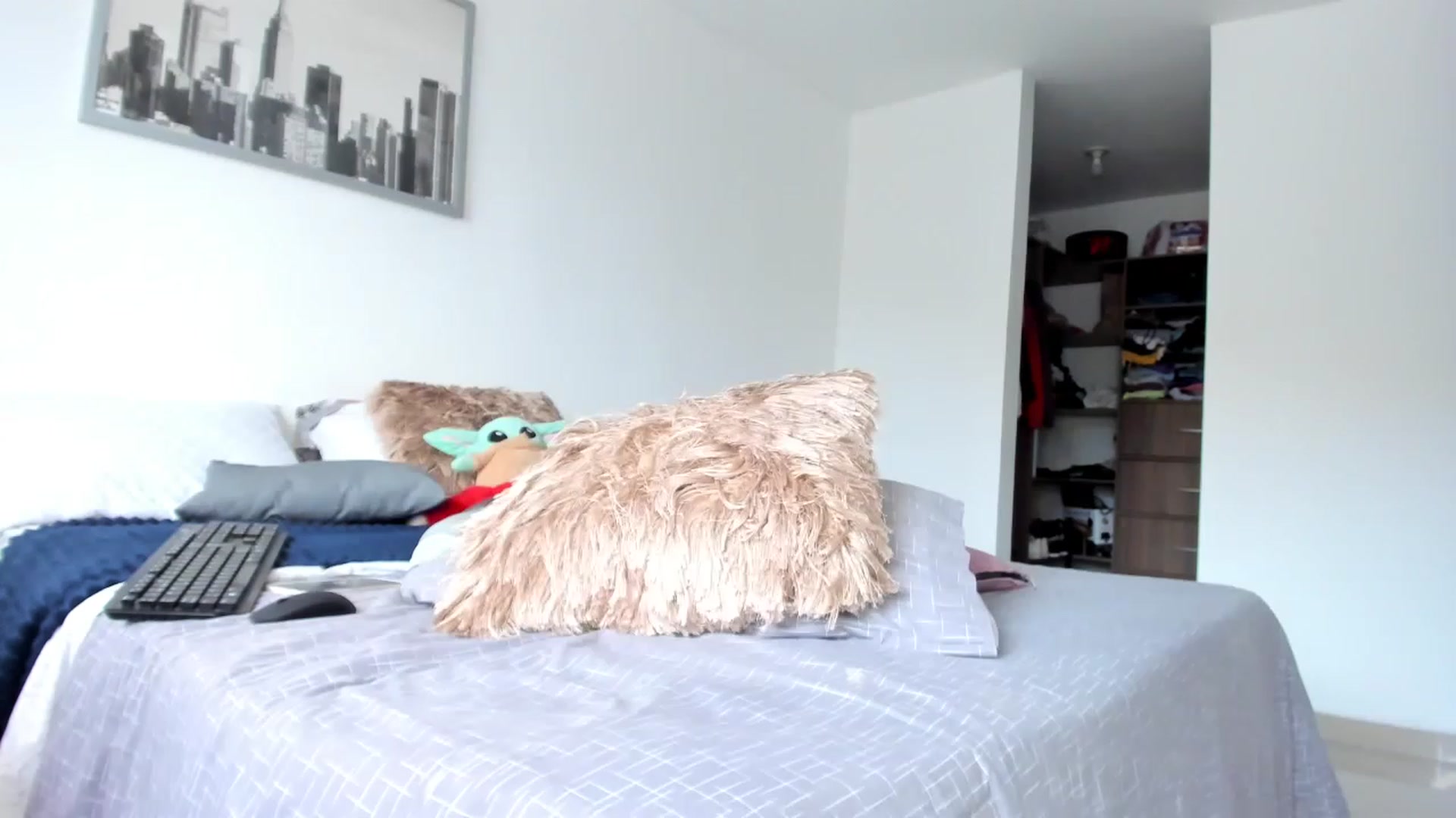 Gallery image thumbnail from Salogarces's myfreecams stream on, 11/17/2022, 19:39 image 15 of 20