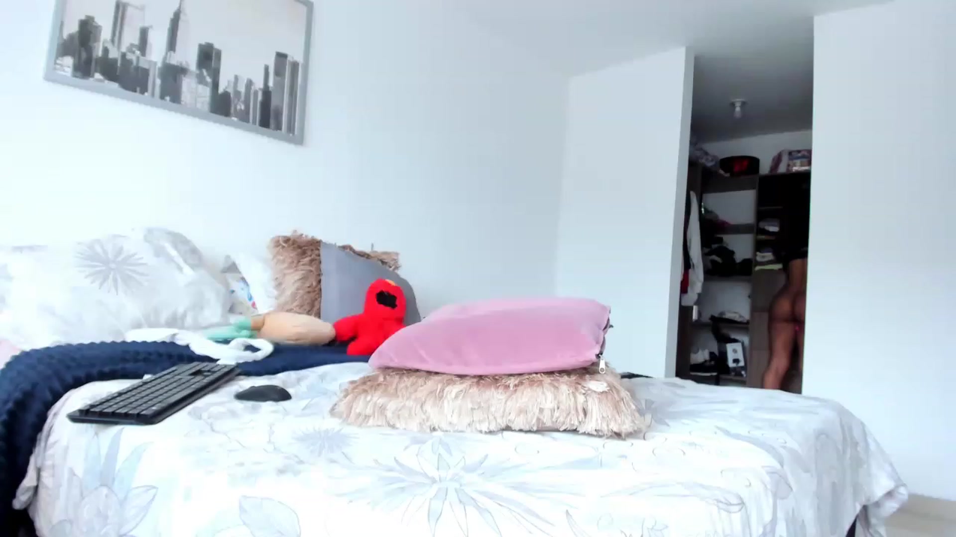 Gallery image thumbnail from Salogarces's myfreecams stream on, 11/19/2022, 18:47 image 3 of 20