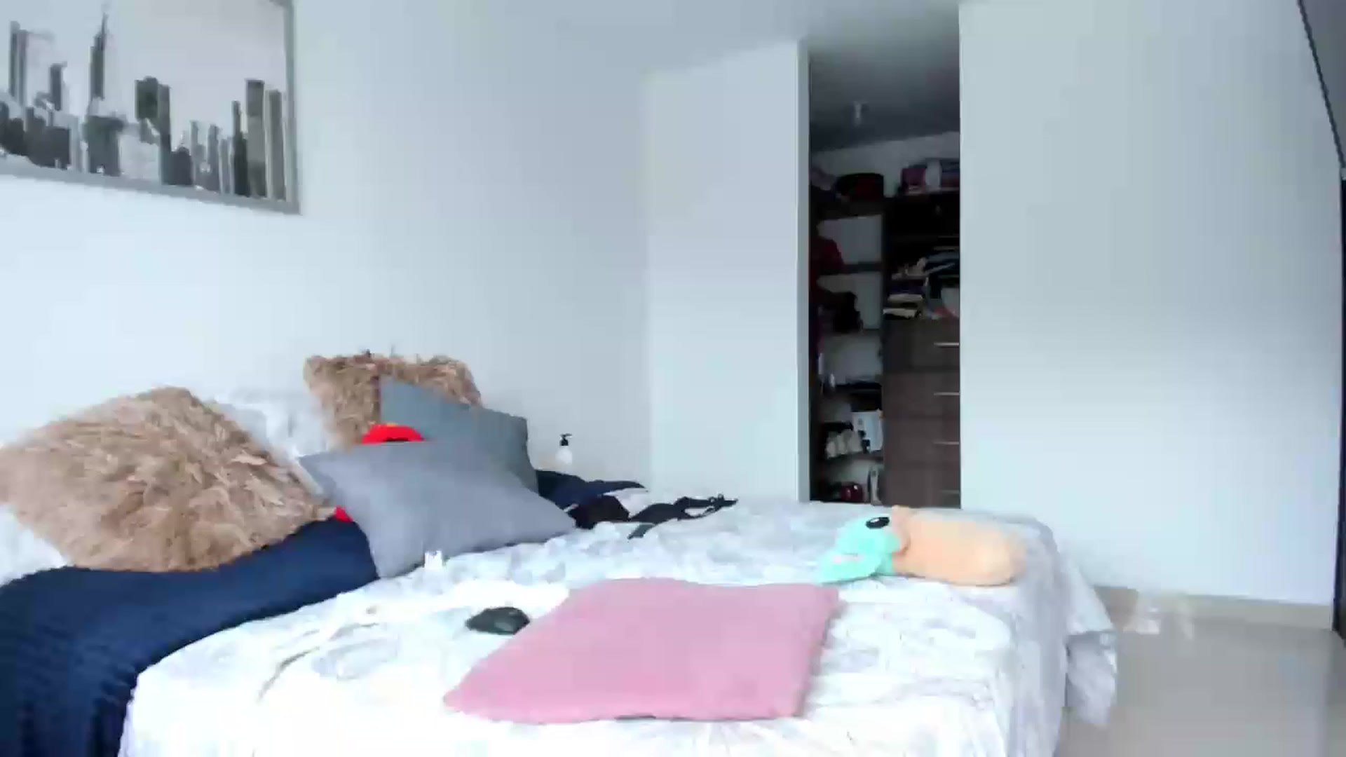 Gallery image thumbnail from Salogarces's myfreecams stream on, 11/21/2022, 16:14 image 14 of 20