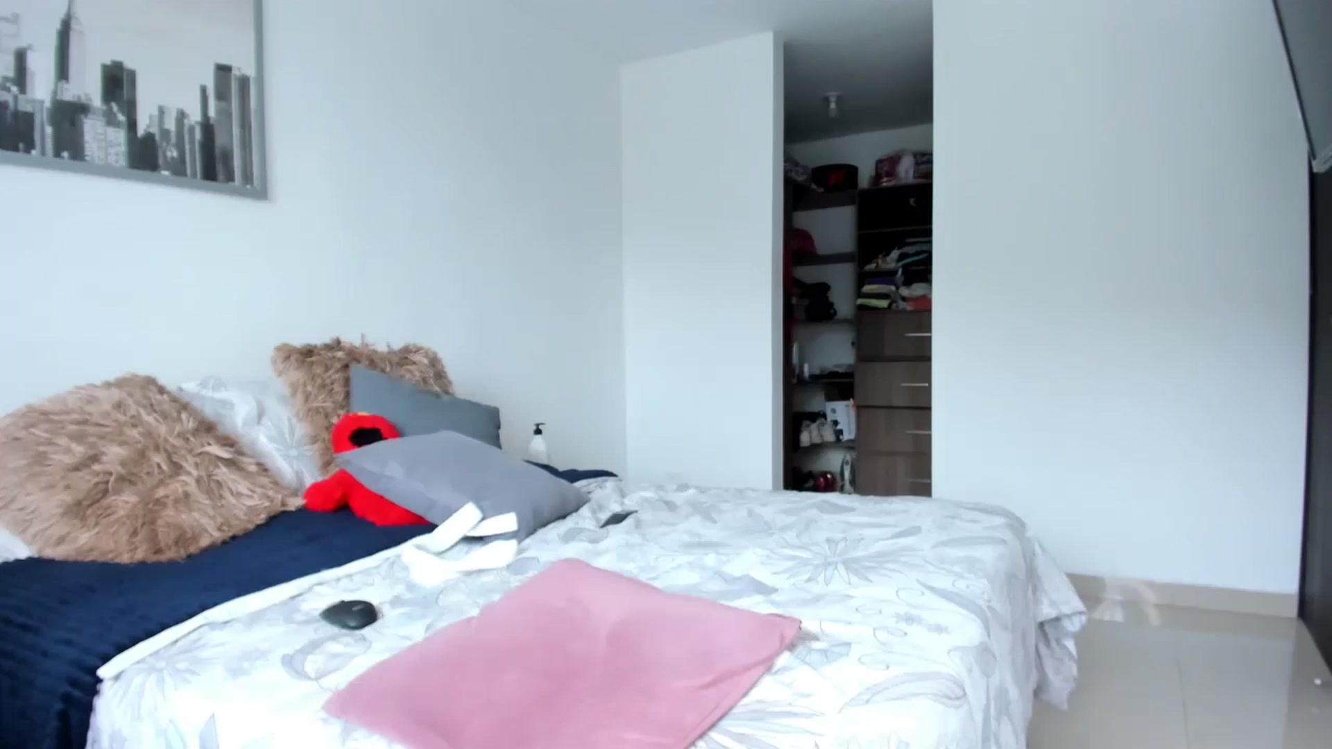 Gallery image thumbnail from Salogarces's myfreecams stream on, 11/21/2022, 17:03 image 9 of 20