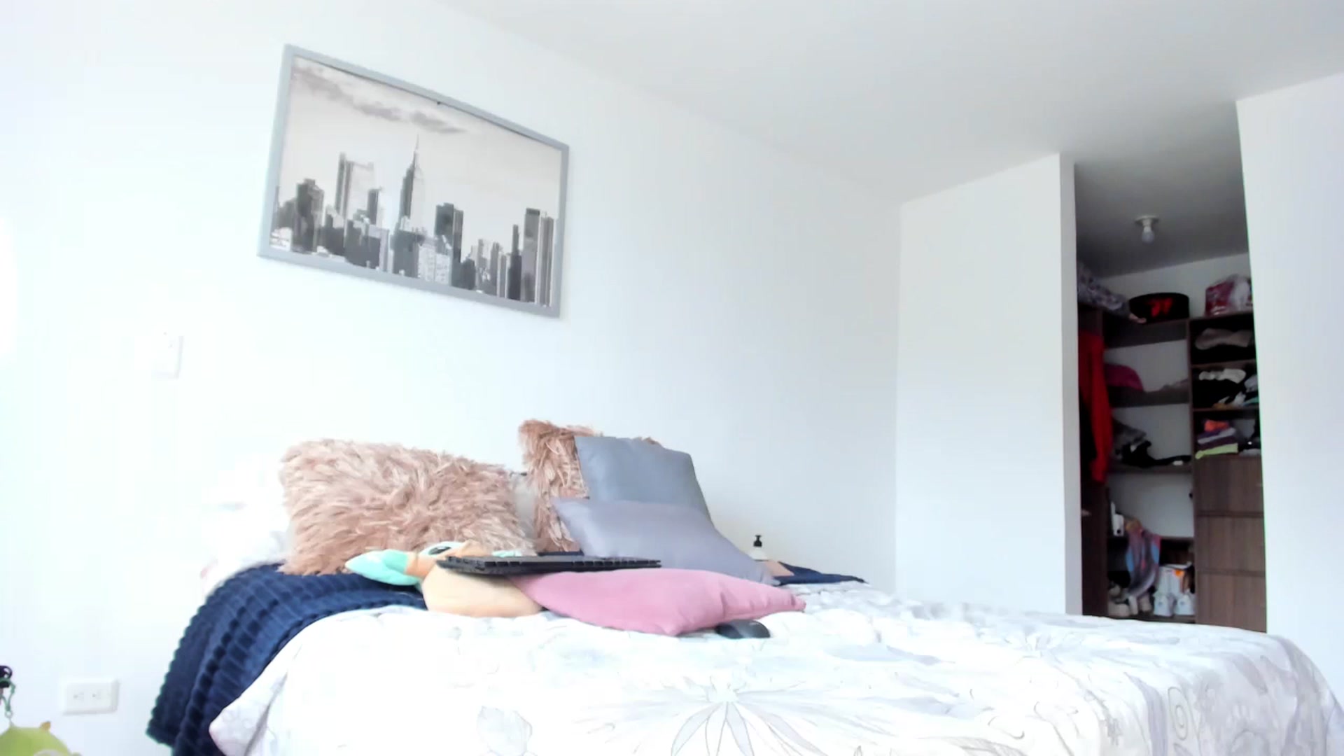 Gallery image thumbnail from Salogarces's myfreecams stream on, 11/25/2022, 16:22 image 5 of 20