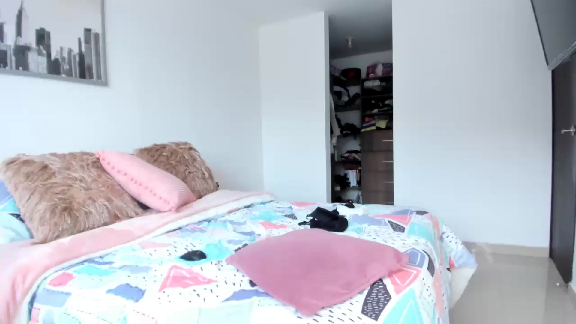 Gallery image thumbnail from Salogarces's myfreecams stream on, 12/01/2022, 08:10 image 2 of 20
