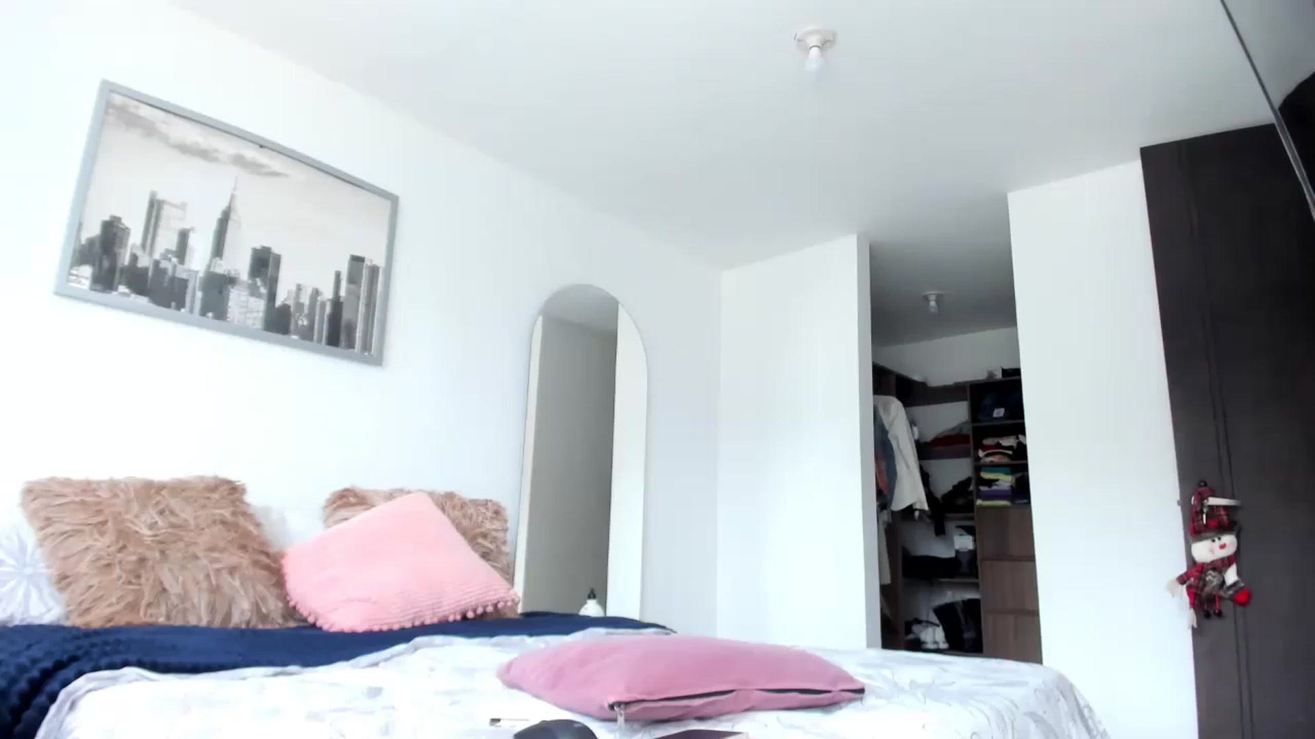 Gallery image thumbnail from Salogarces's myfreecams stream on, 12/19/2022, 18:17 image 19 of 20