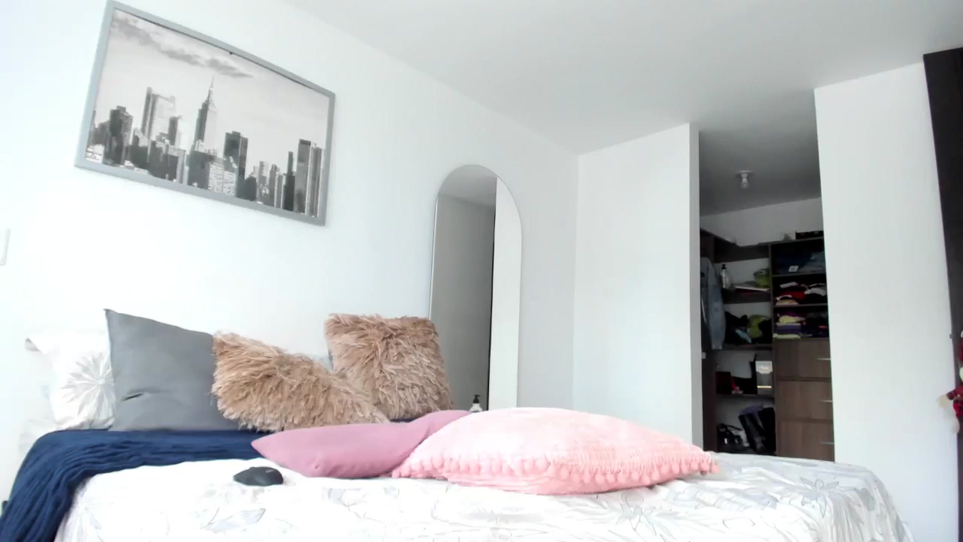 Gallery image thumbnail from Salogarces's myfreecams stream on, 12/26/2022, 20:23 image 3 of 20