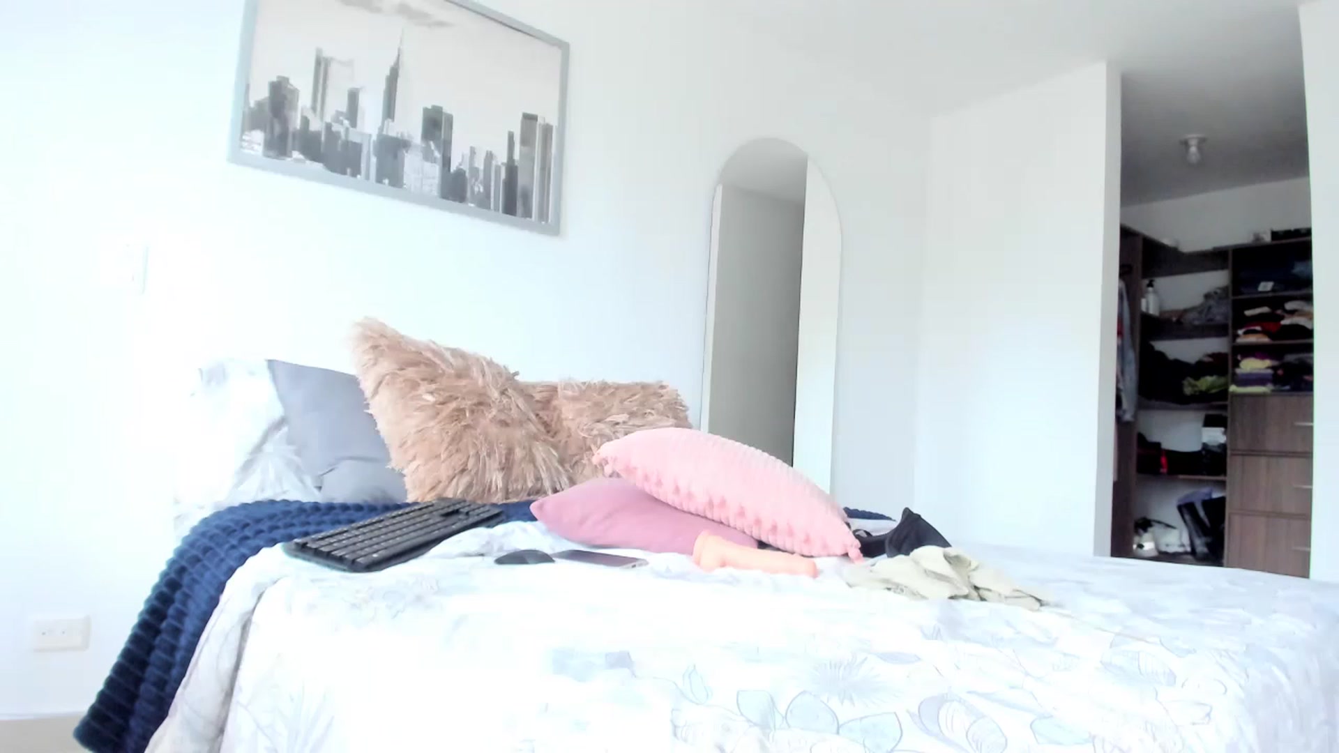 Gallery image thumbnail from Salogarces's myfreecams stream on, 12/27/2022, 15:49 image 2 of 20