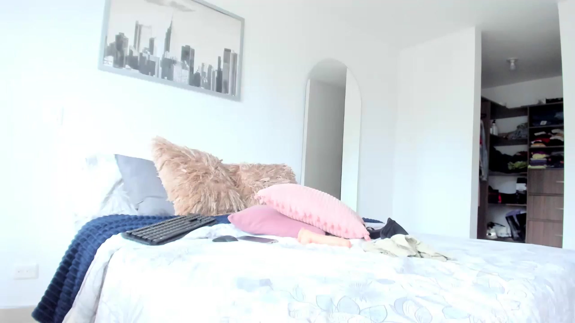 Gallery image thumbnail from Salogarces's myfreecams stream on, 12/27/2022, 15:49 image 5 of 20
