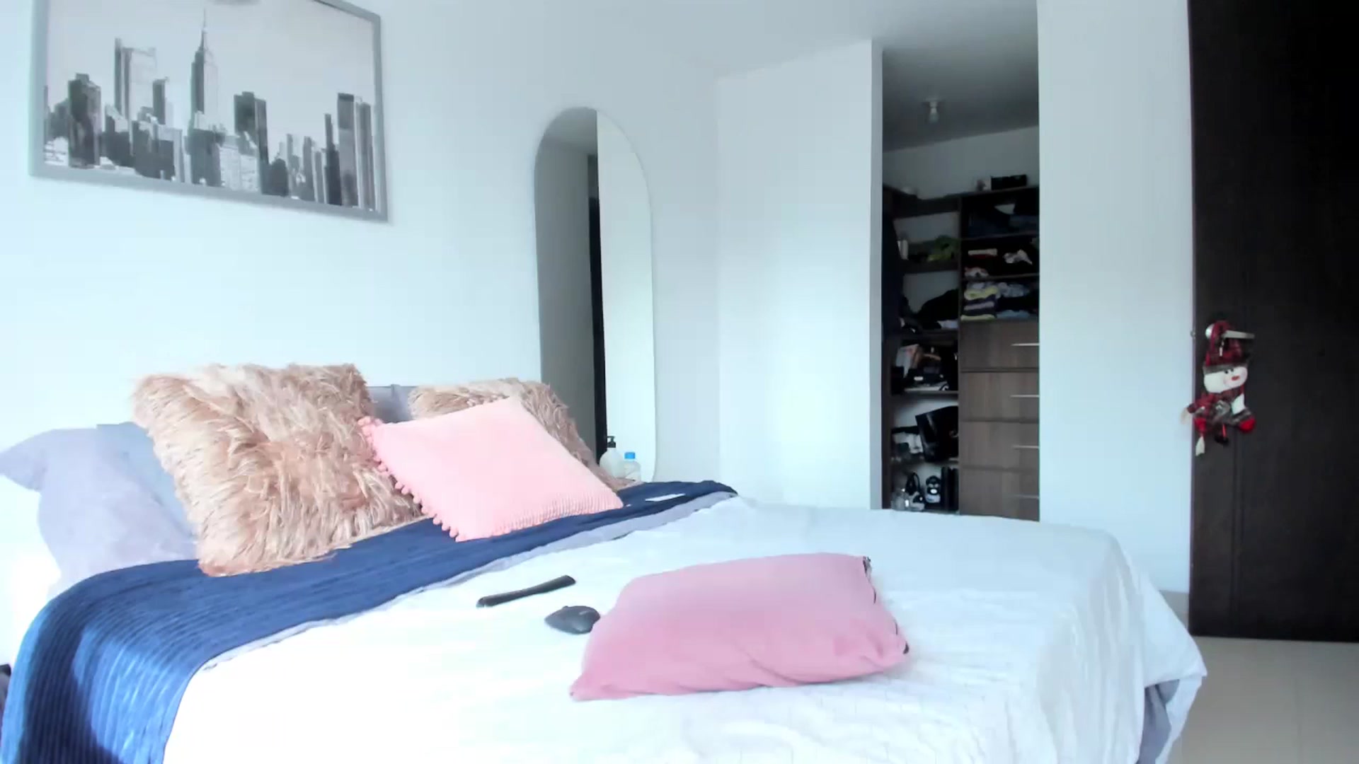 Gallery image thumbnail from Salogarces's myfreecams stream on, 01/06/2023, 14:21 image 6 of 20