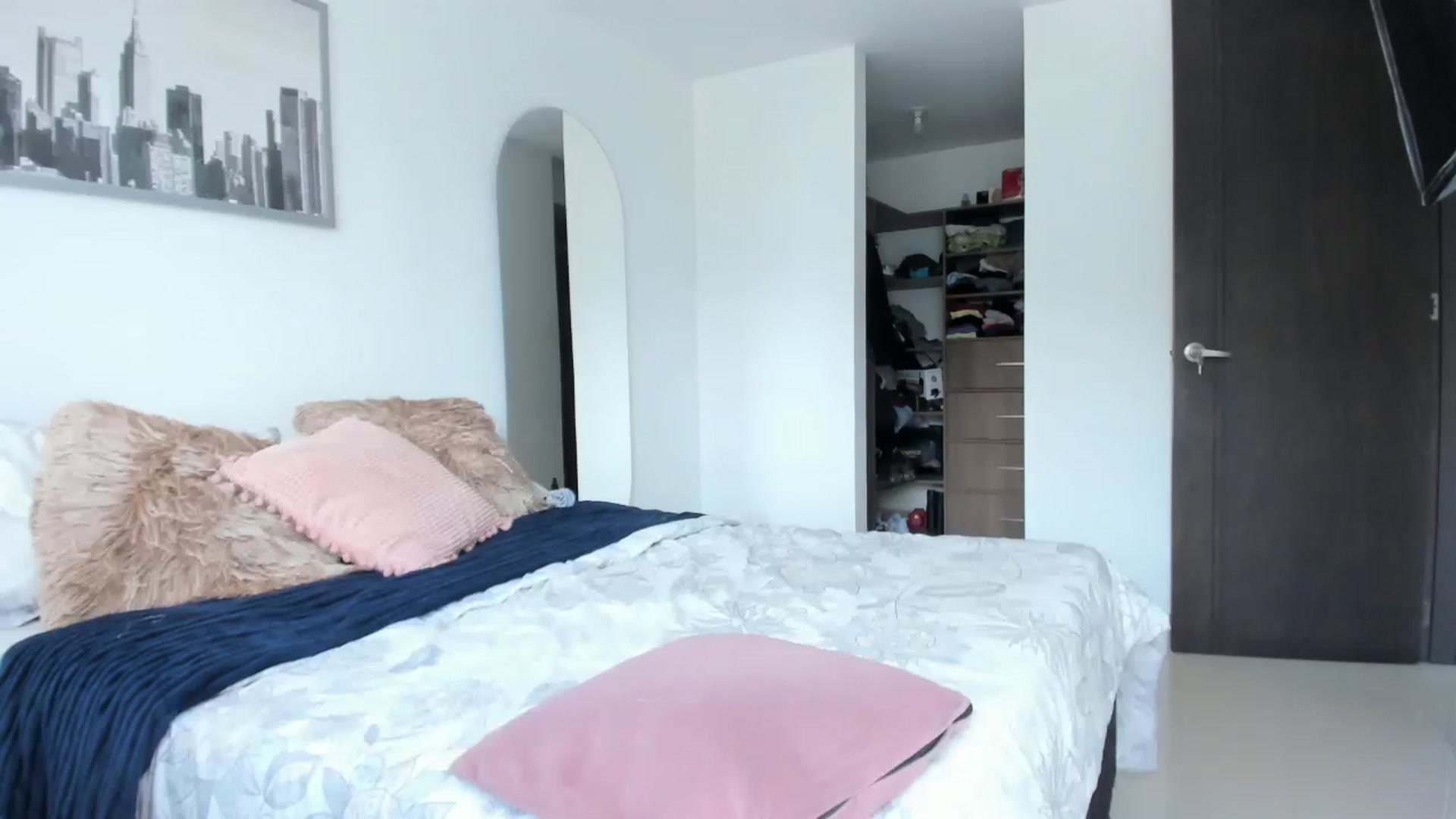 Gallery image thumbnail from Salogarces's myfreecams stream on, 02/07/2023, 17:48 image 6 of 20