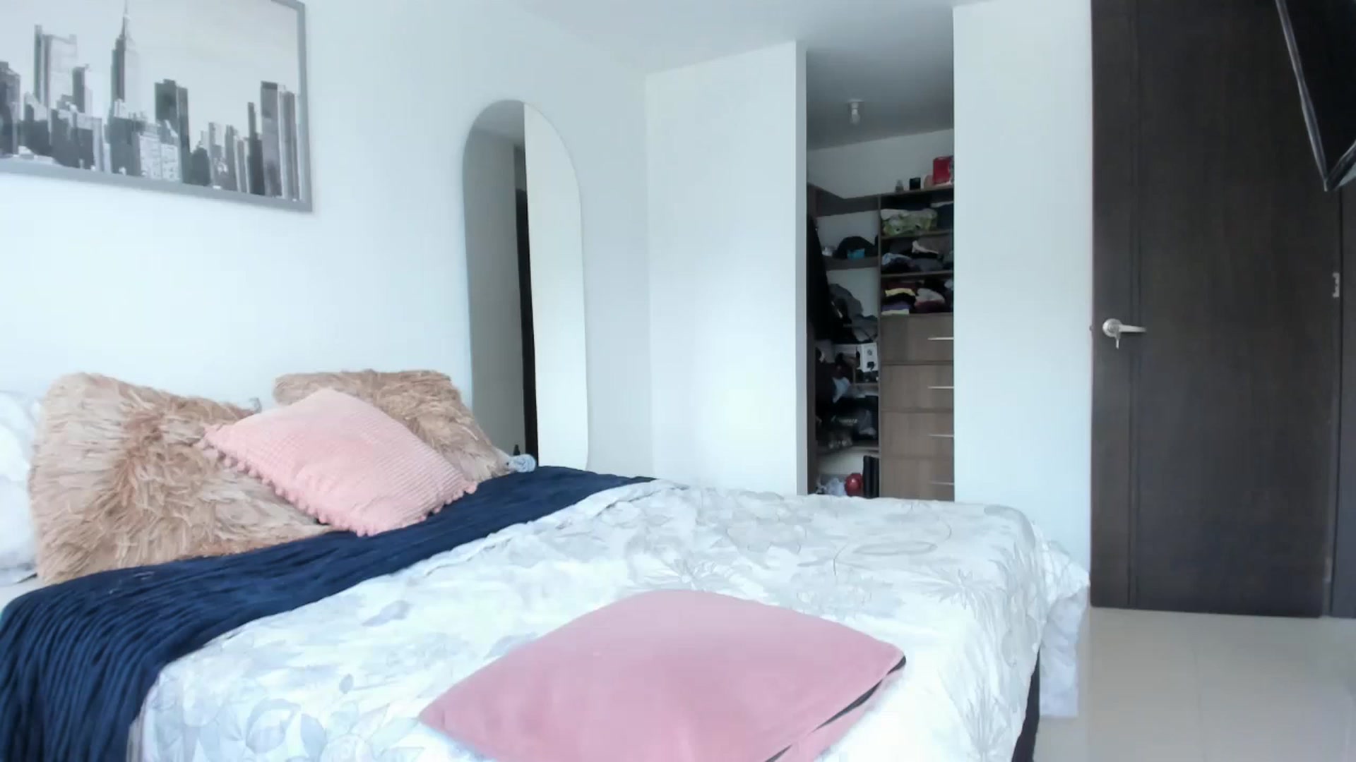 Gallery image thumbnail from Salogarces's myfreecams stream on, 02/07/2023, 17:48 image 5 of 20