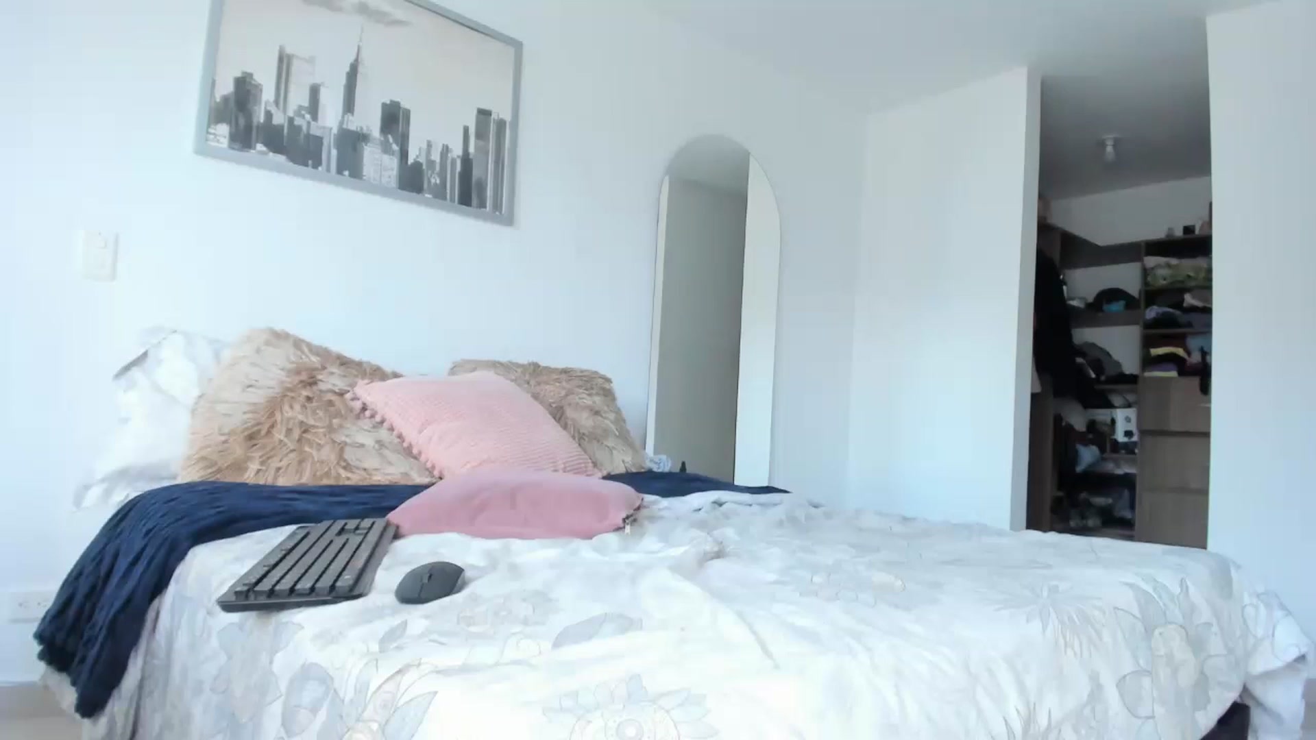 Gallery image thumbnail from Salogarces's myfreecams stream on, 02/07/2023, 19:33 image 17 of 20