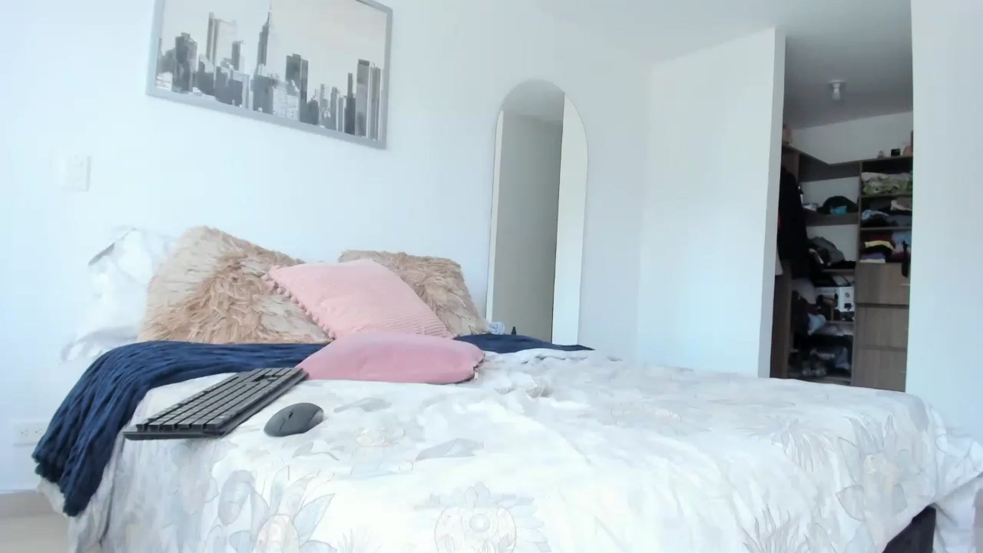 Gallery image thumbnail from Salogarces's myfreecams stream on, 02/07/2023, 19:33 image 4 of 20