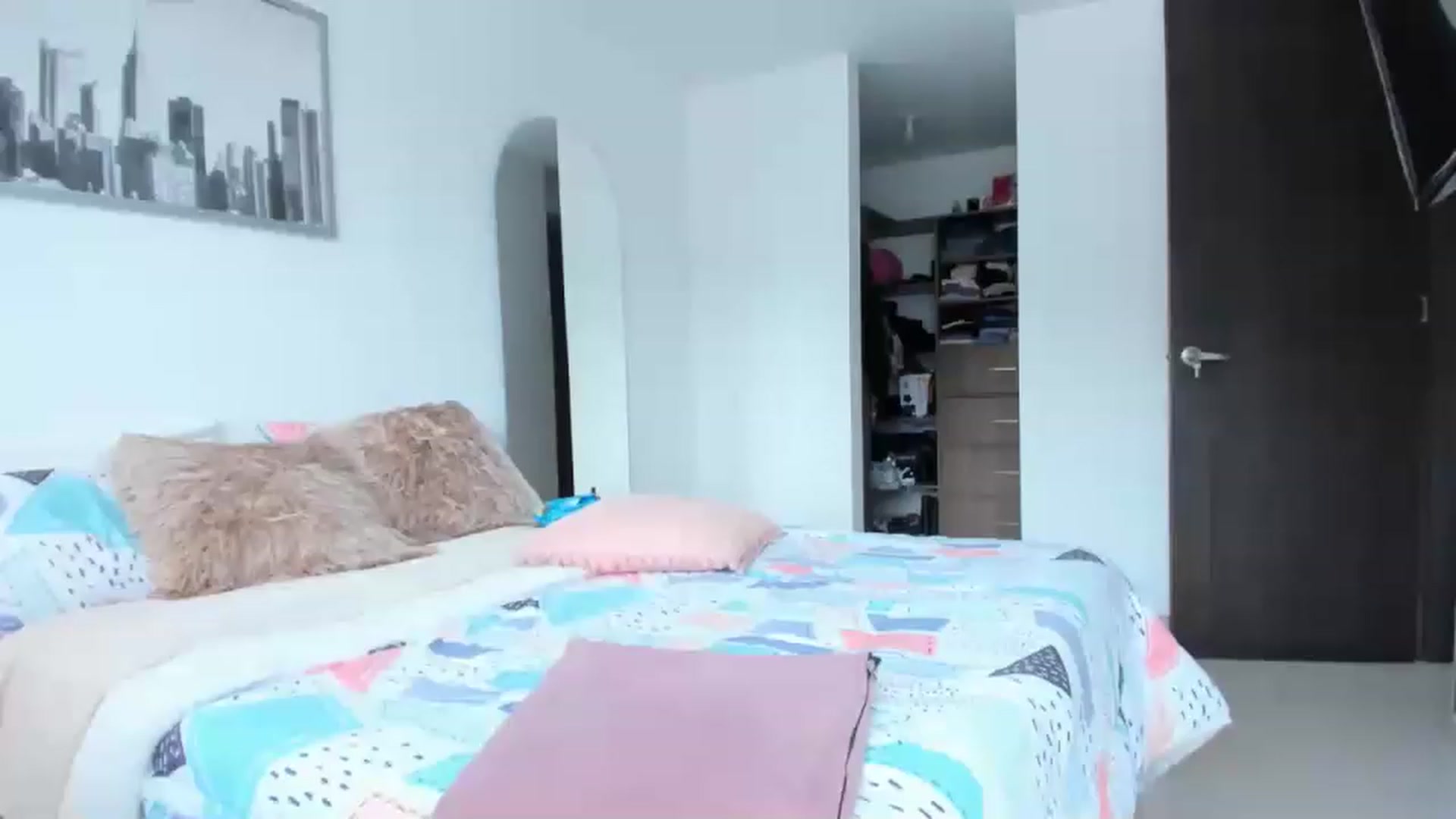 Gallery image thumbnail from Salogarces's myfreecams stream on, 02/14/2023, 17:18 image 1 of 20