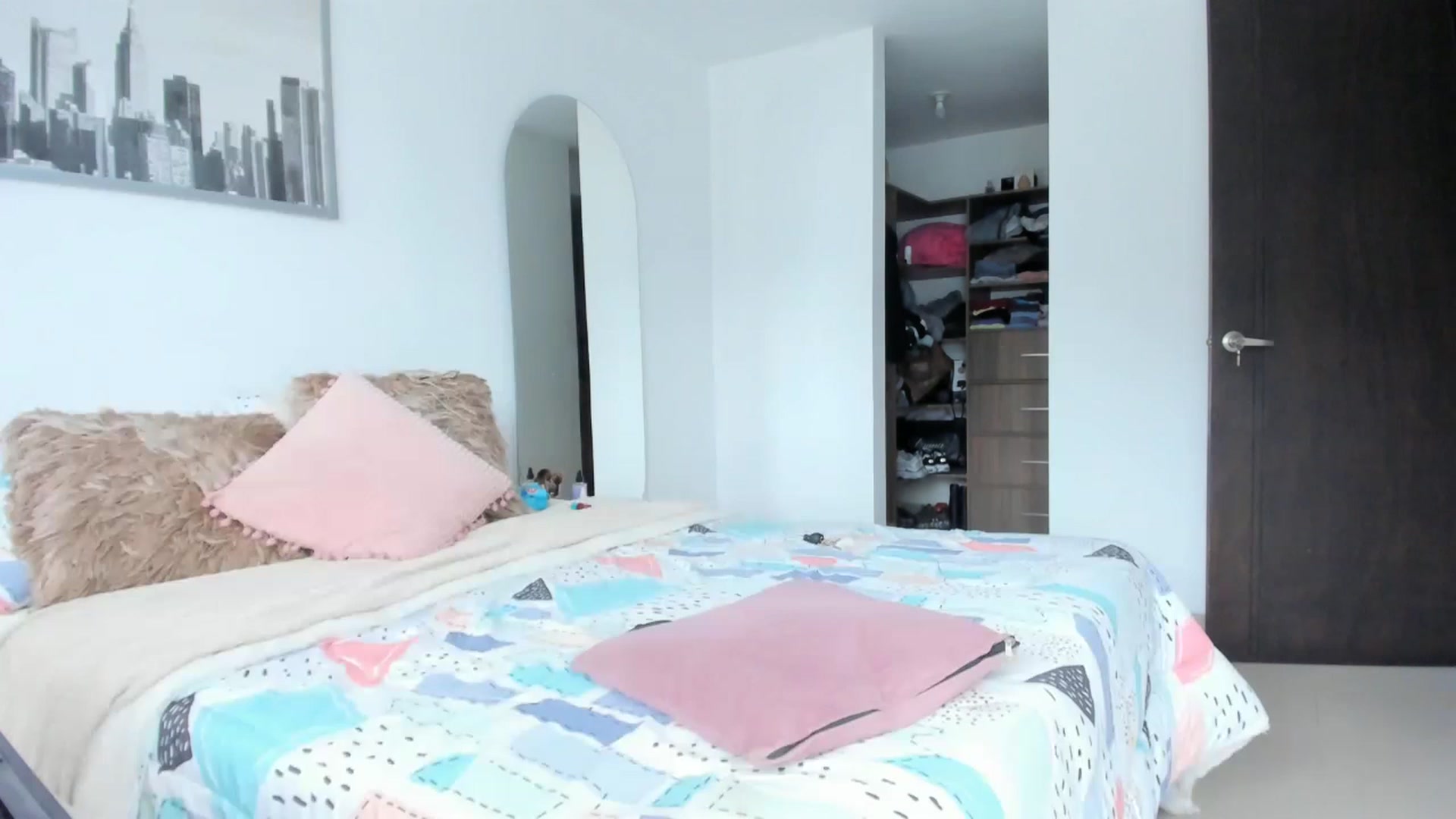 Gallery image thumbnail from Salogarces's myfreecams stream on, 02/20/2023, 20:22 image 7 of 20