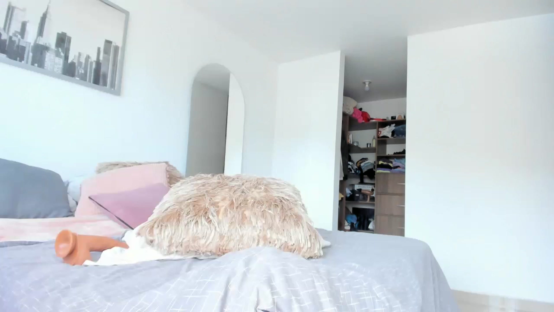 Gallery image thumbnail from Salogarces's myfreecams stream on, 04/03/2023, 17:56 image 8 of 20