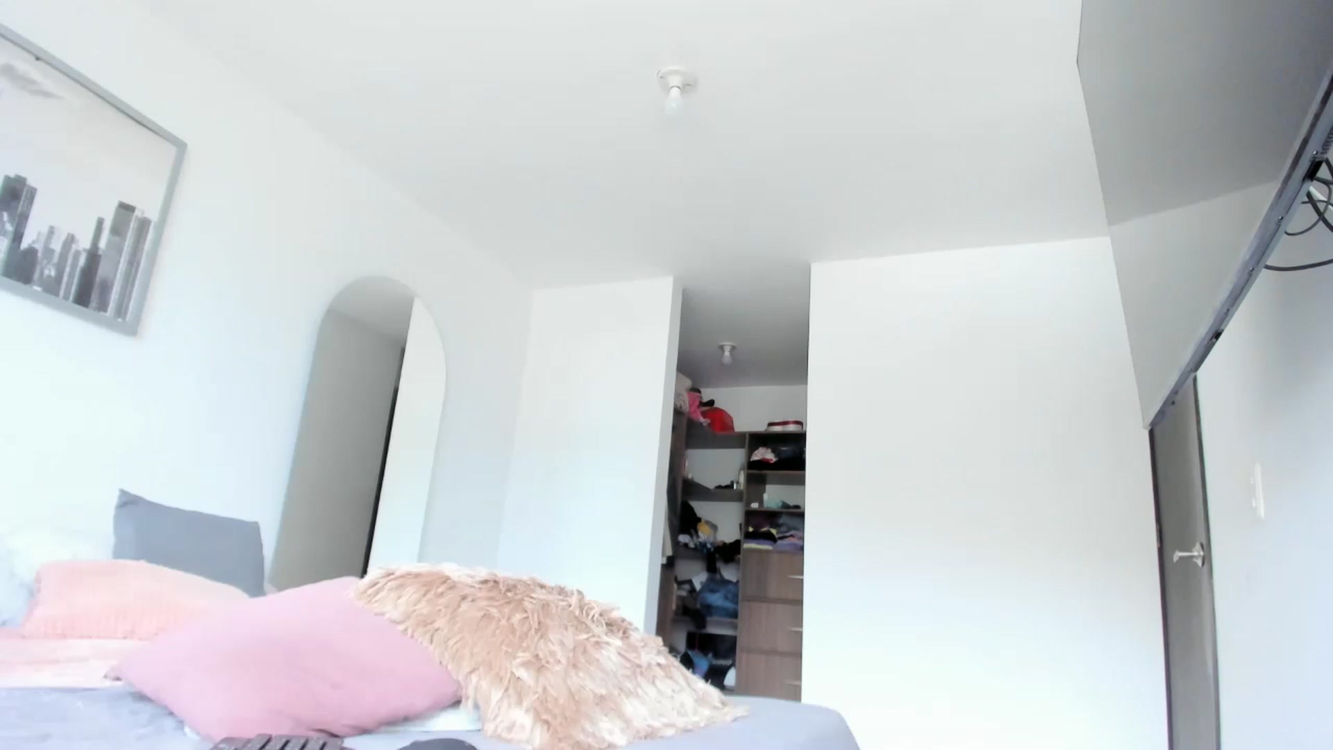 Gallery image thumbnail from Salogarces's myfreecams stream on, 04/05/2023, 19:15 image 11 of 20
