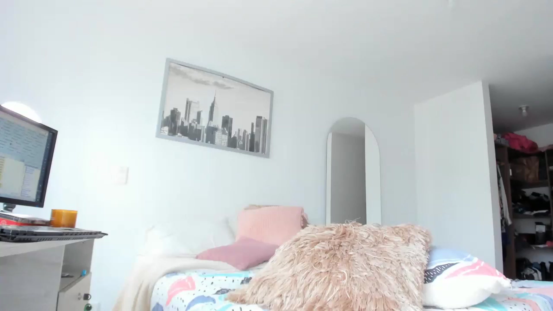 Gallery image thumbnail from Salogarces's myfreecams stream on, 04/18/2023, 19:43 image 19 of 20