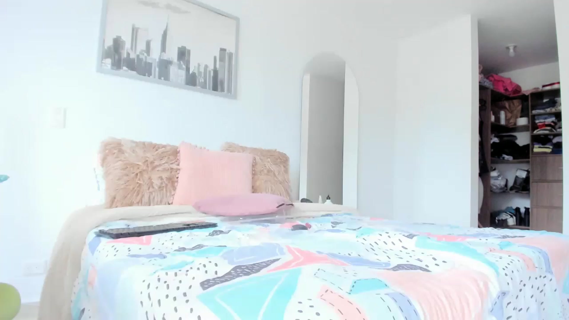 Gallery image thumbnail from Salogarces's myfreecams stream on, 04/20/2023, 18:34 image 4 of 20