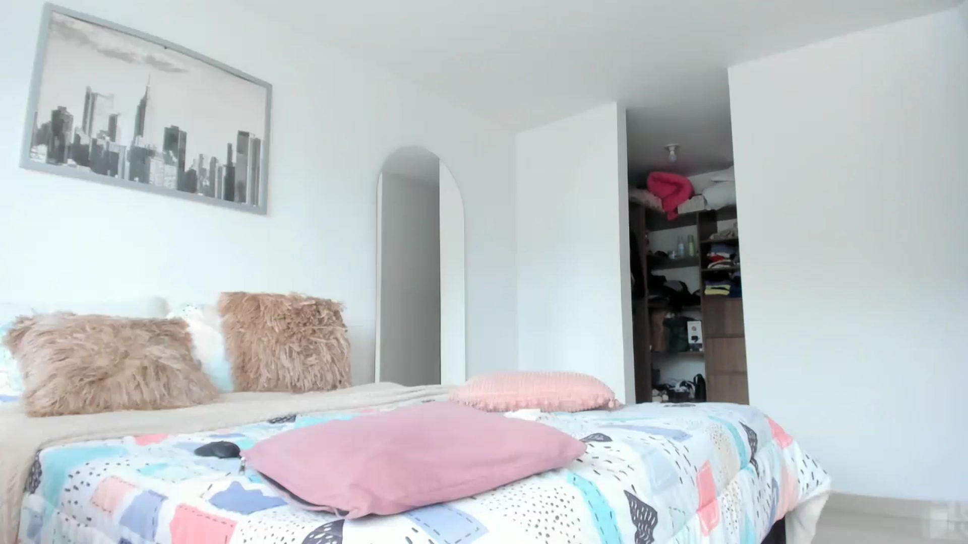 Gallery image thumbnail from Salogarces's myfreecams stream on, 04/26/2023, 19:07 image 16 of 20