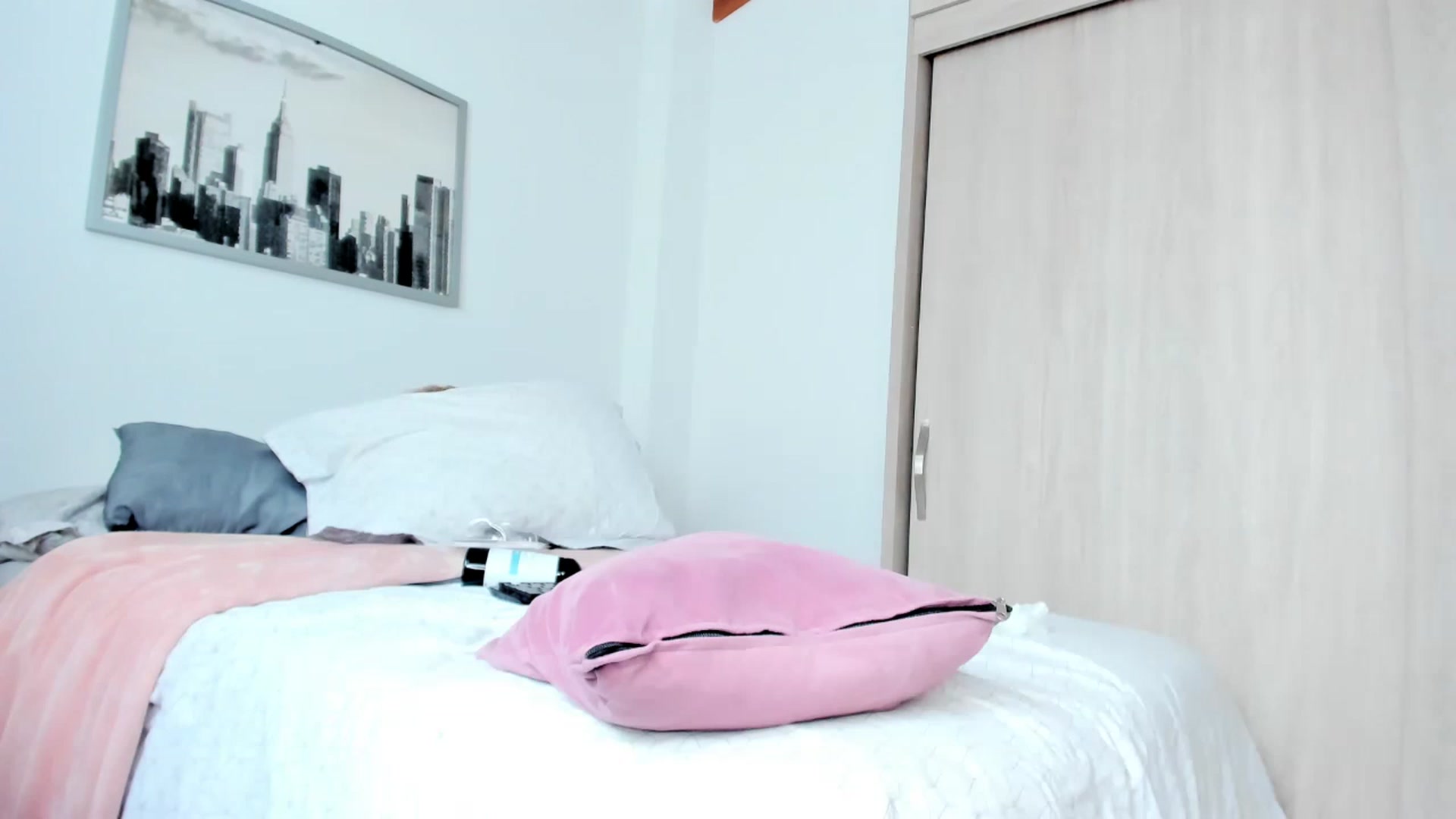 Gallery image thumbnail from Salogarces's myfreecams stream on, 05/06/2023, 16:34 image 14 of 20