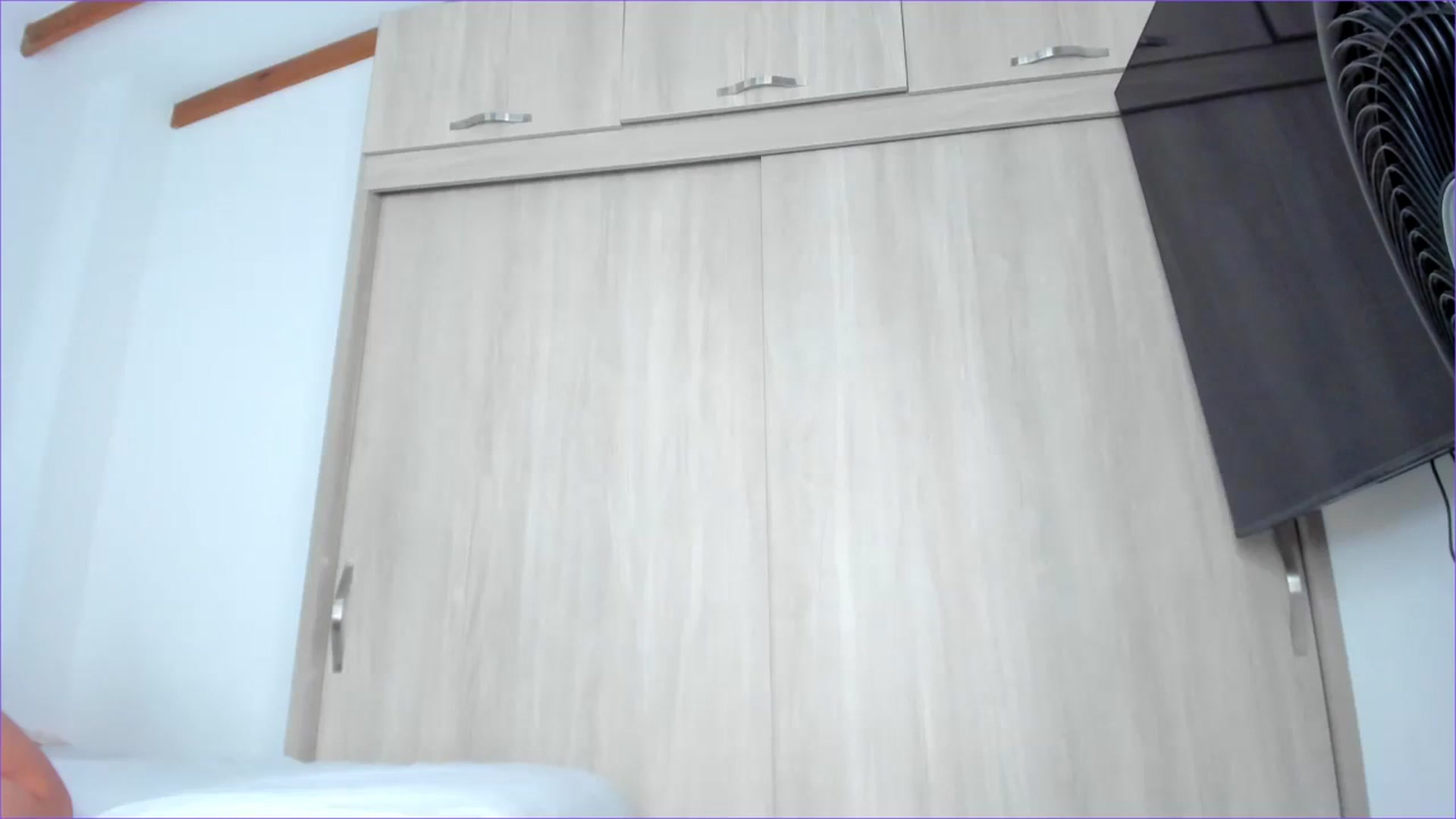 Gallery image thumbnail from Salogarces's myfreecams stream on, 09/18/2023, 17:20 image 16 of 20