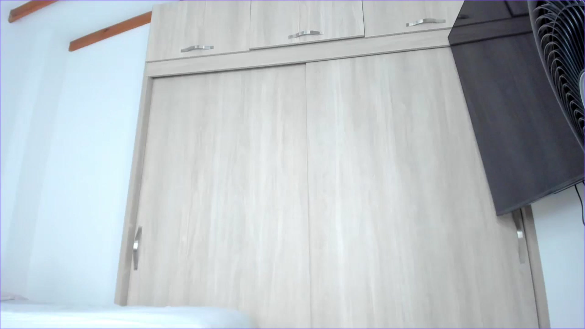 Gallery image thumbnail from Salogarces's myfreecams stream on, 09/18/2023, 17:20 image 17 of 20