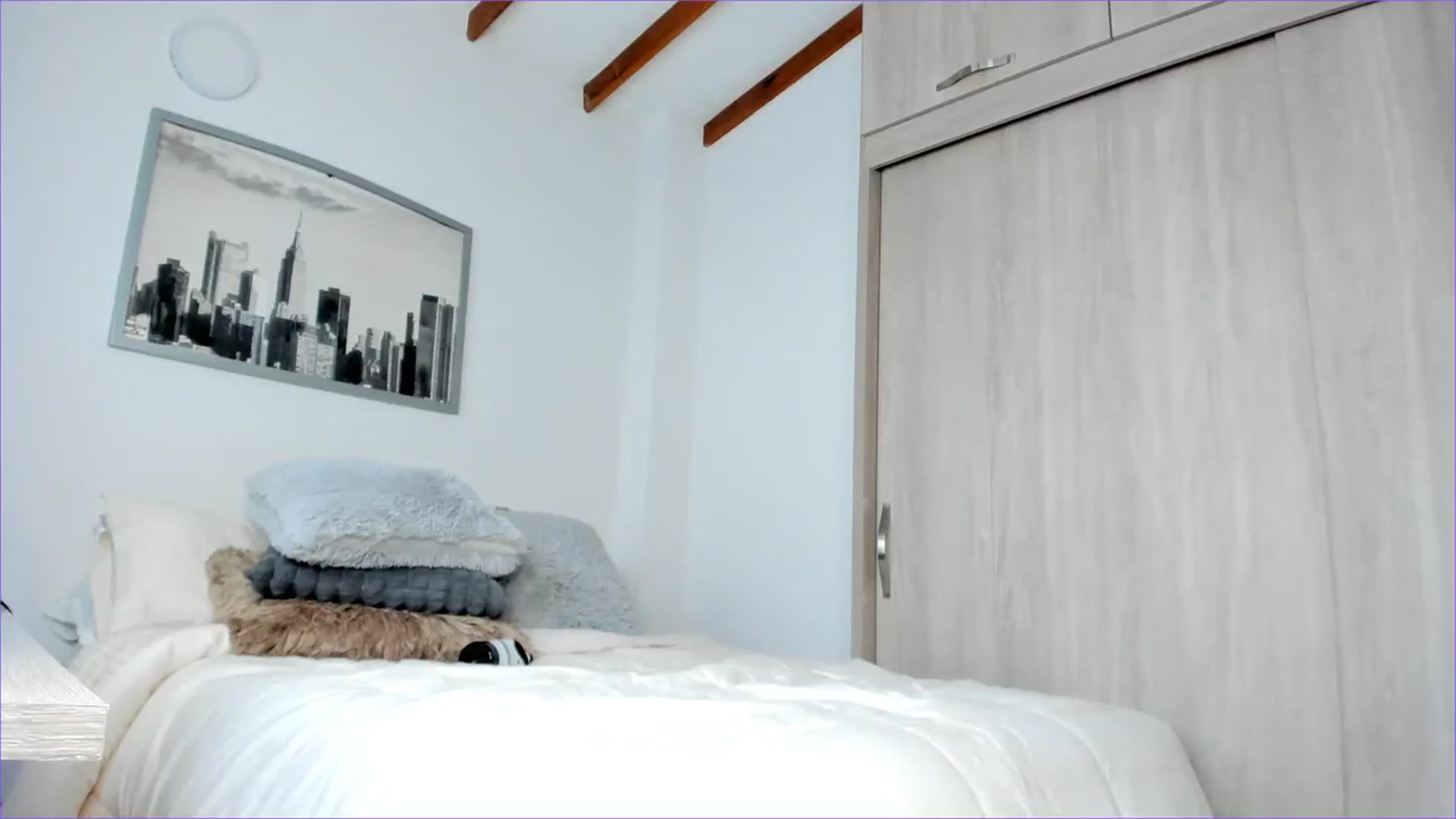 Gallery image thumbnail from Salogarces's myfreecams stream on, 10/18/2023, 19:23 image 17 of 20