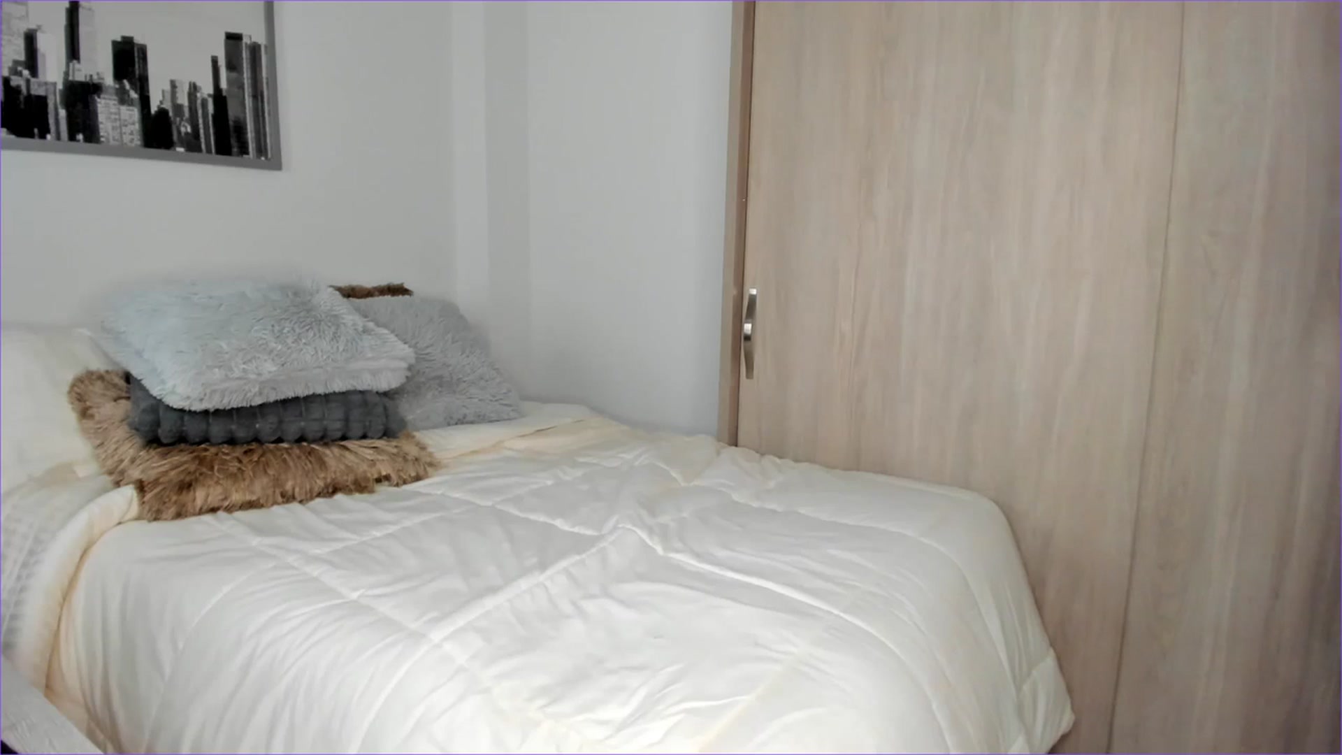 Gallery image thumbnail from Salogarces's myfreecams stream on, 10/18/2023, 21:26 image 14 of 20