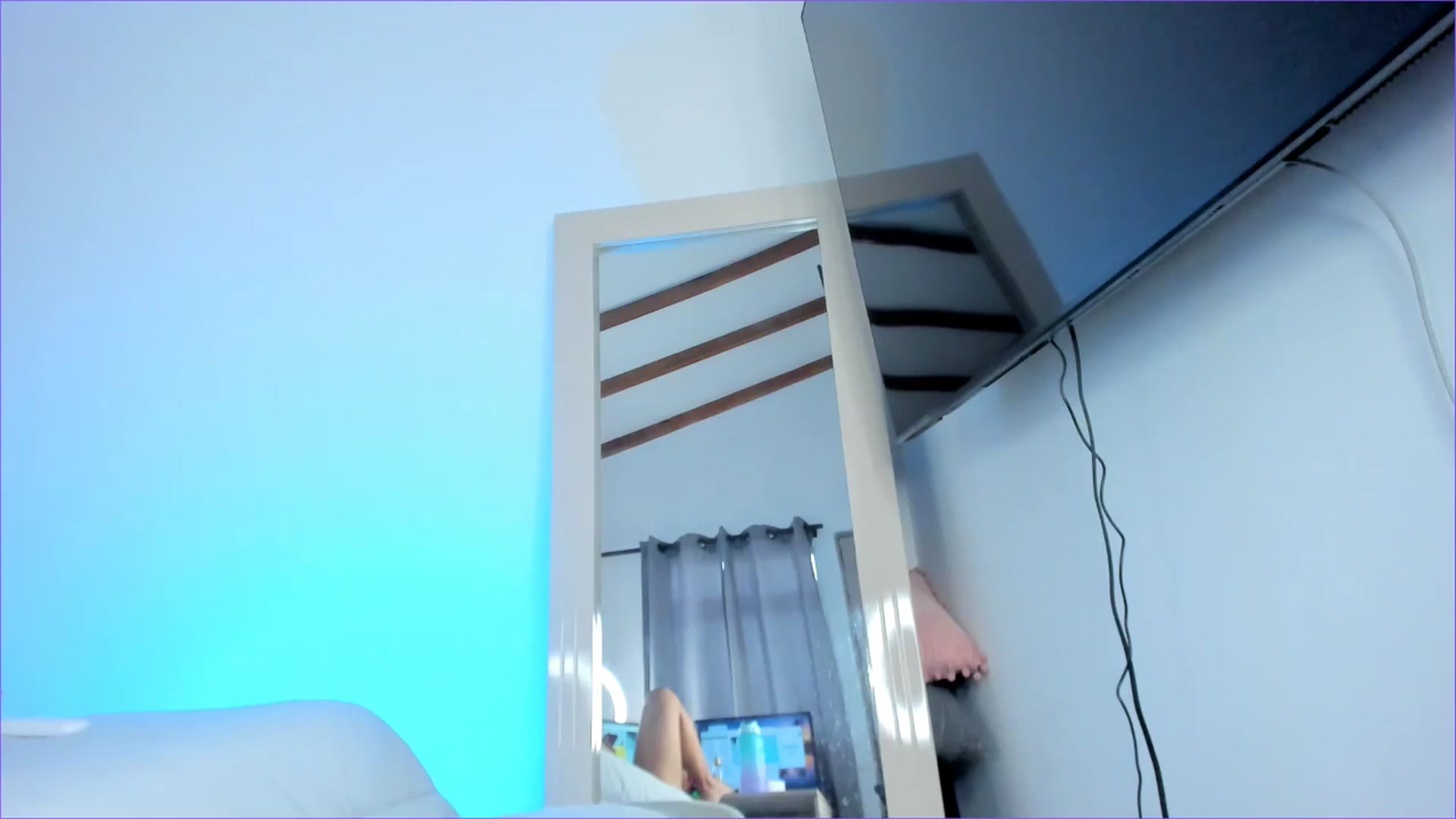 Gallery image thumbnail from Salogarces's myfreecams stream on, 01/17/2025, 19:31 image 18 of 20