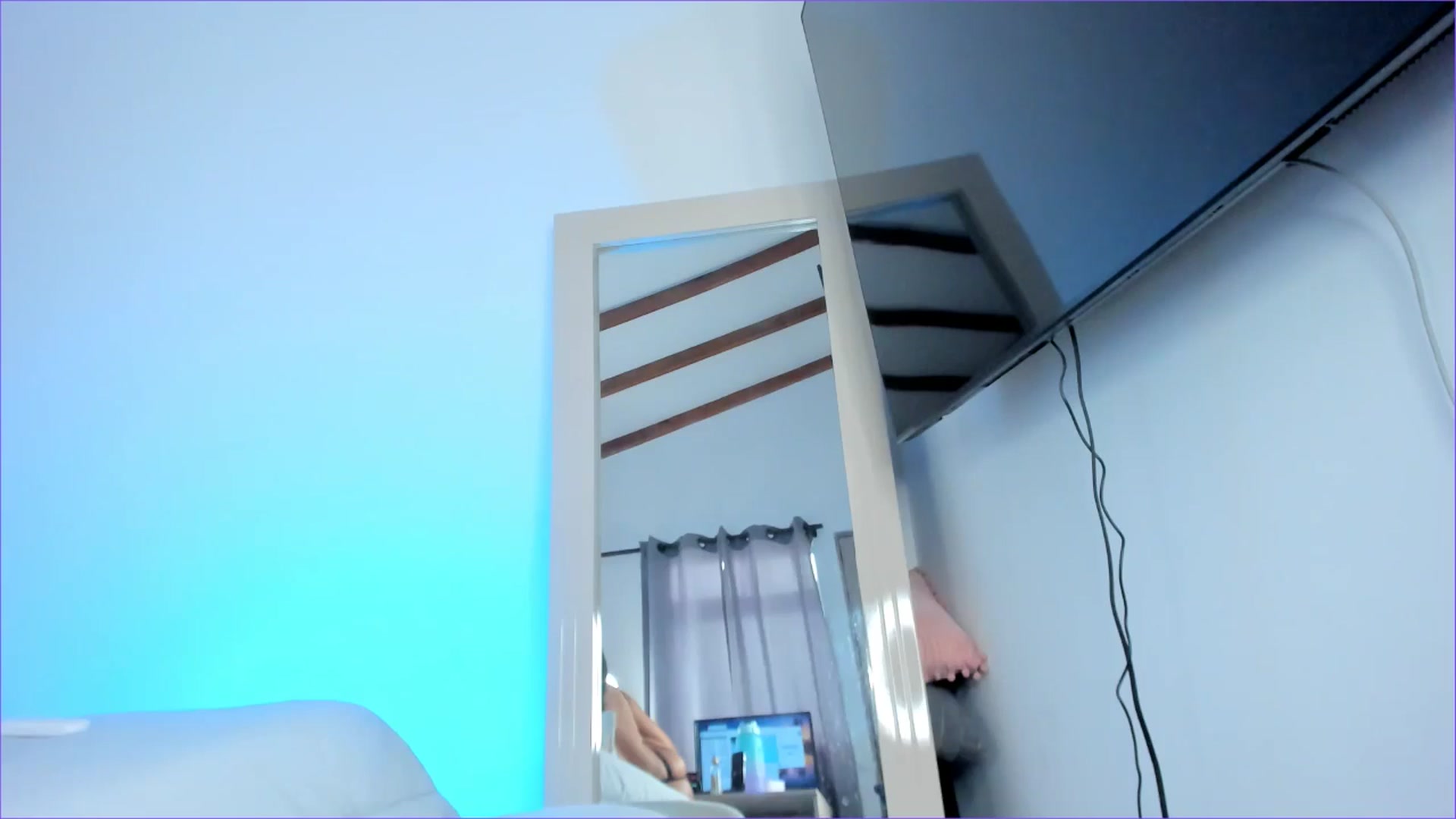 Gallery image thumbnail from Salogarces's myfreecams stream on, 01/17/2025, 19:31 image 15 of 20