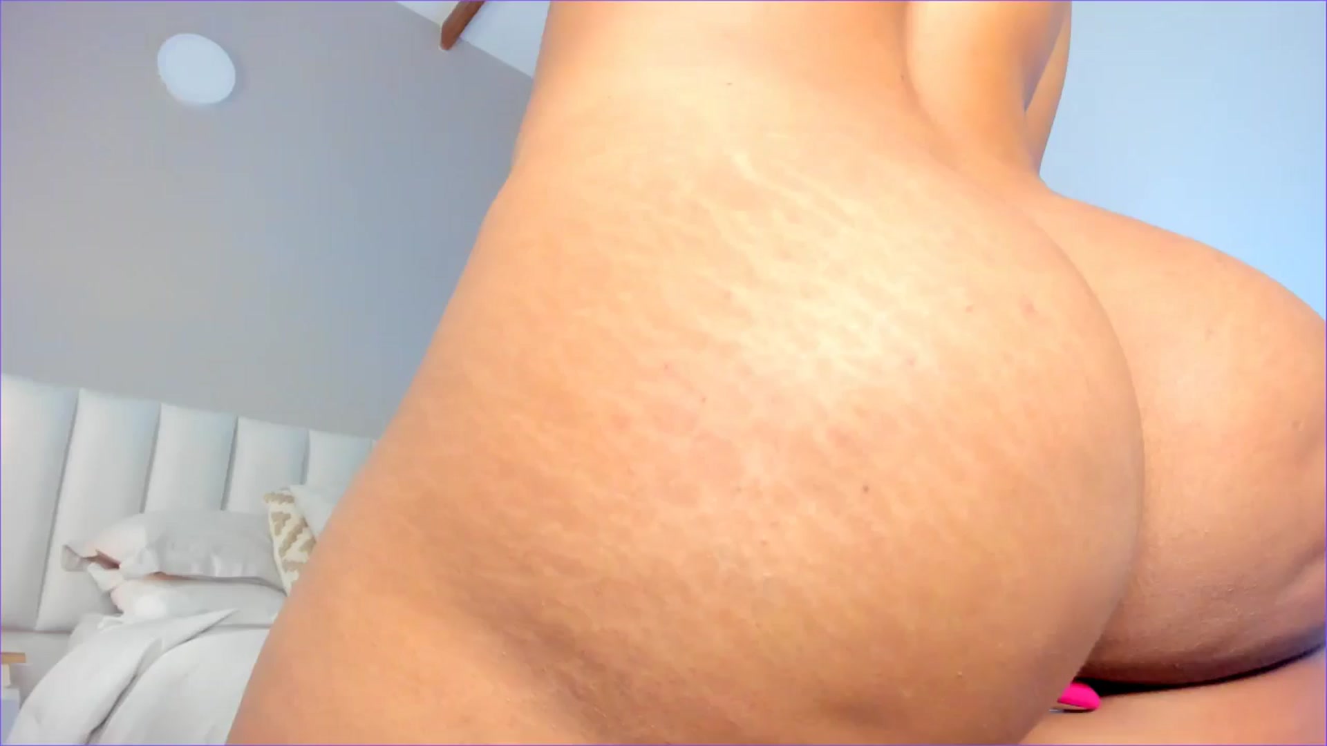 Gallery image thumbnail from Salogarces's myfreecams stream on, 02/19/2025, 18:13 image 1 of 20