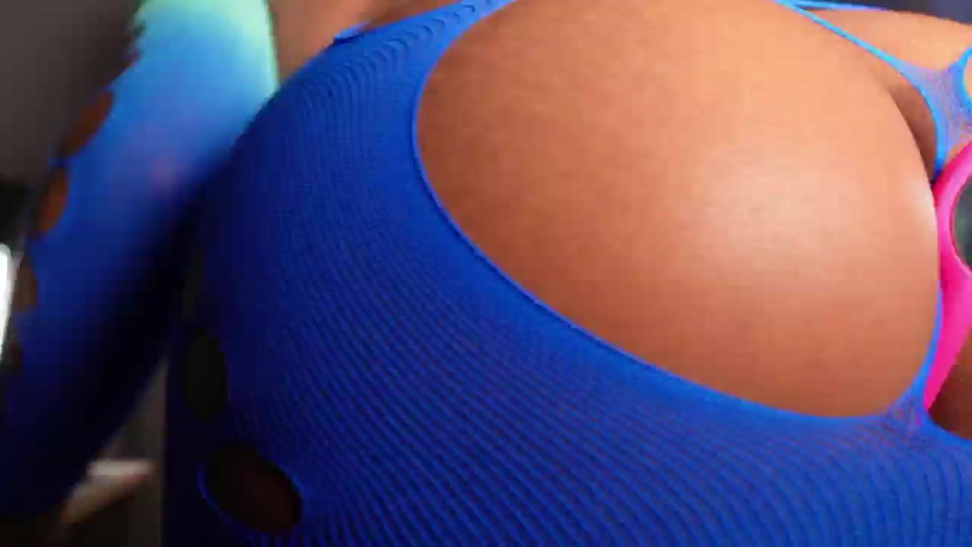 Gallery image thumbnail from Salogarces's myfreecams stream on, 06/16/2025, 20:43 image 14 of 20