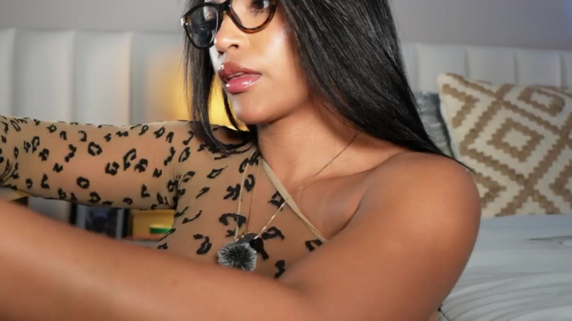 Gallery image thumbnail from Salogarces's myfreecams stream on, 06/20/2025, 24:33 image 13 of 20