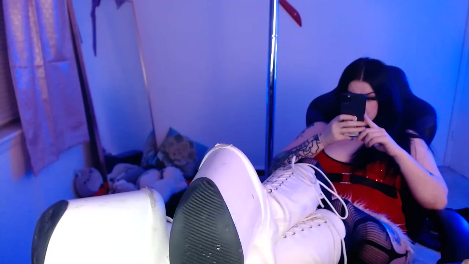Gallery image thumbnail from SaltySiren's myfreecams stream on, 12/25/2022, 08:00 image 2 of 20