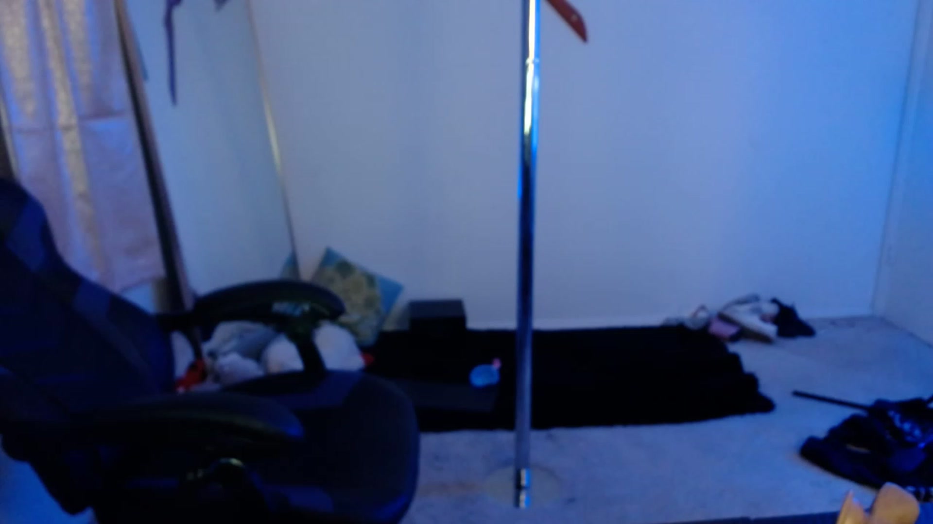 Gallery image thumbnail from SaltySiren's myfreecams stream on, 12/25/2022, 08:50 image 3 of 20