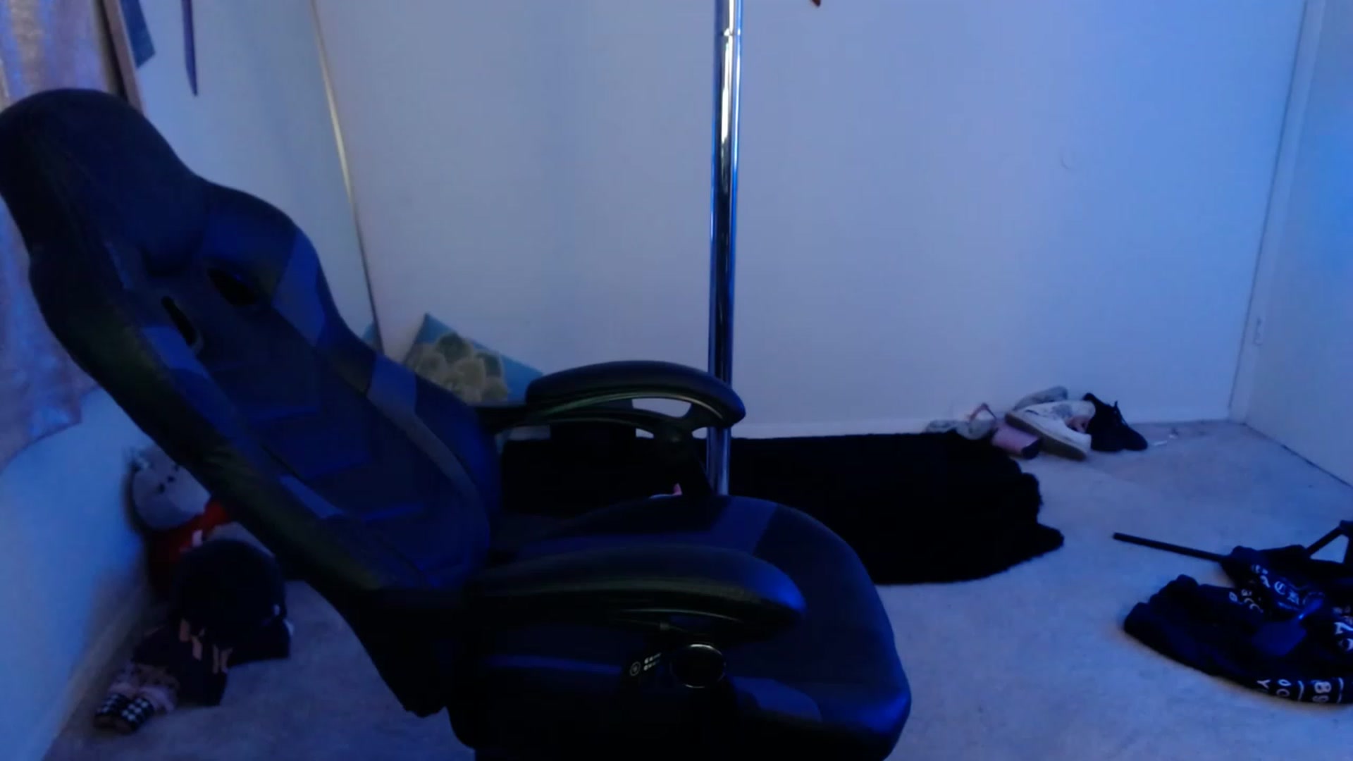 Gallery image thumbnail from SaltySiren's myfreecams stream on, 12/25/2022, 08:50 image 19 of 20