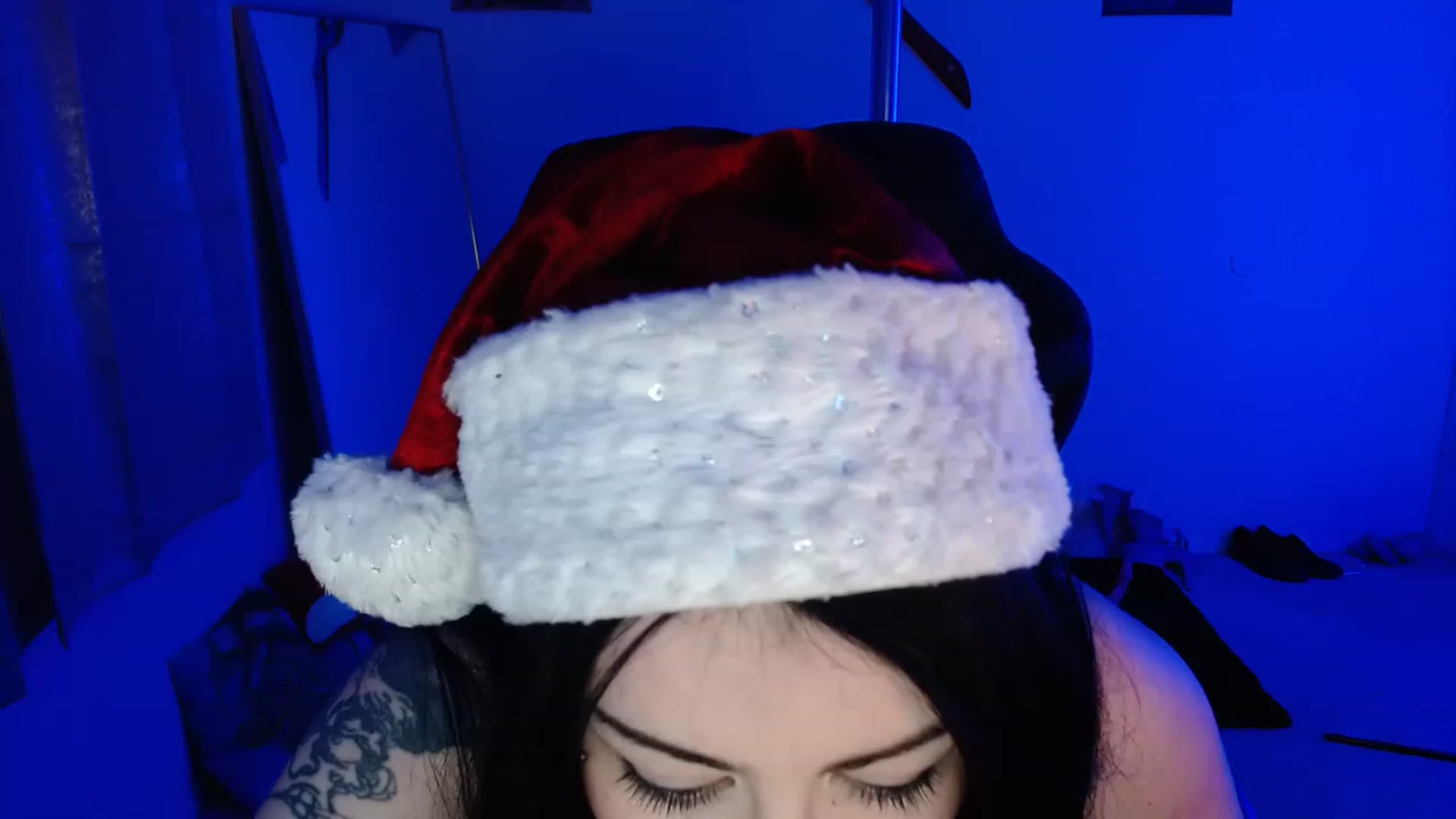 Gallery image thumbnail from SaltySiren's myfreecams stream on, 12/29/2022, 02:23 image 15 of 20