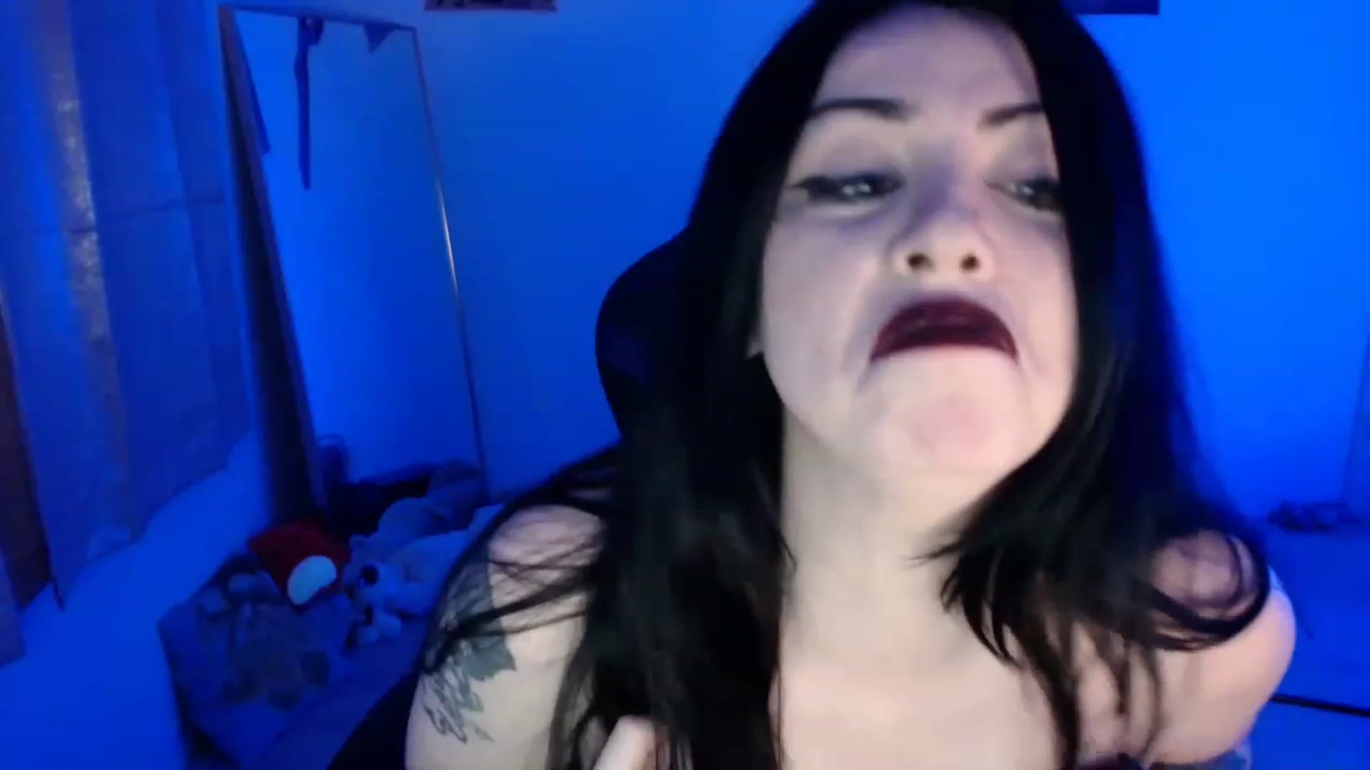 Gallery image thumbnail from SaltySiren's myfreecams stream on, 12/29/2022, 02:23 image 9 of 20