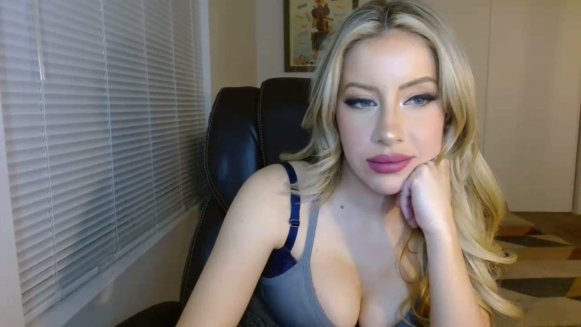 Gallery image thumbnail from SamIvery's myfreecams stream on, 11/15/2022, 07:50 image 20 of 20