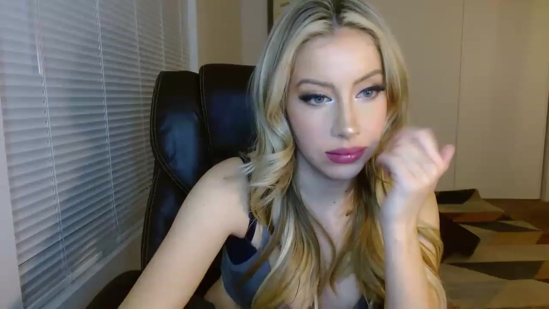 Gallery image thumbnail from SamIvery's myfreecams stream on, 11/15/2022, 07:50 image 8 of 20