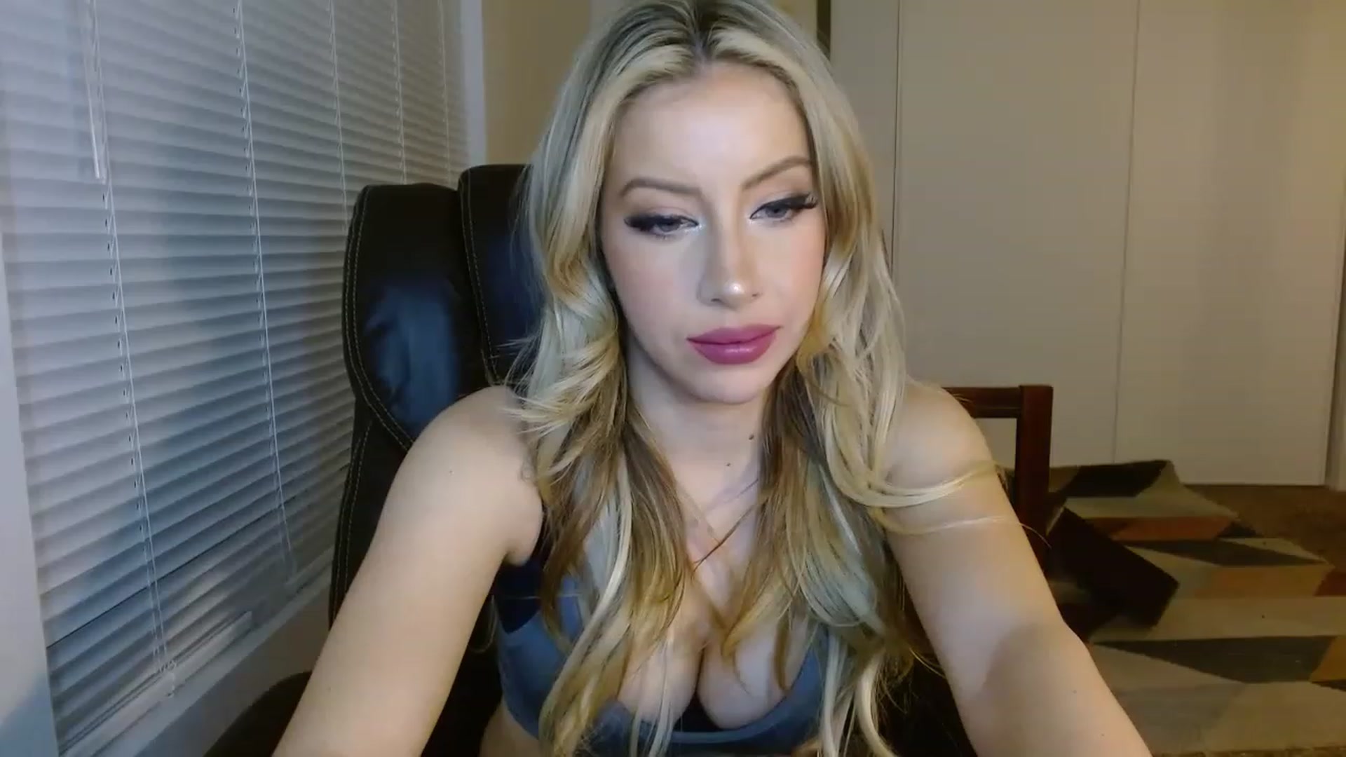 Gallery image thumbnail from SamIvery's myfreecams stream on, 11/15/2022, 07:50 image 5 of 20