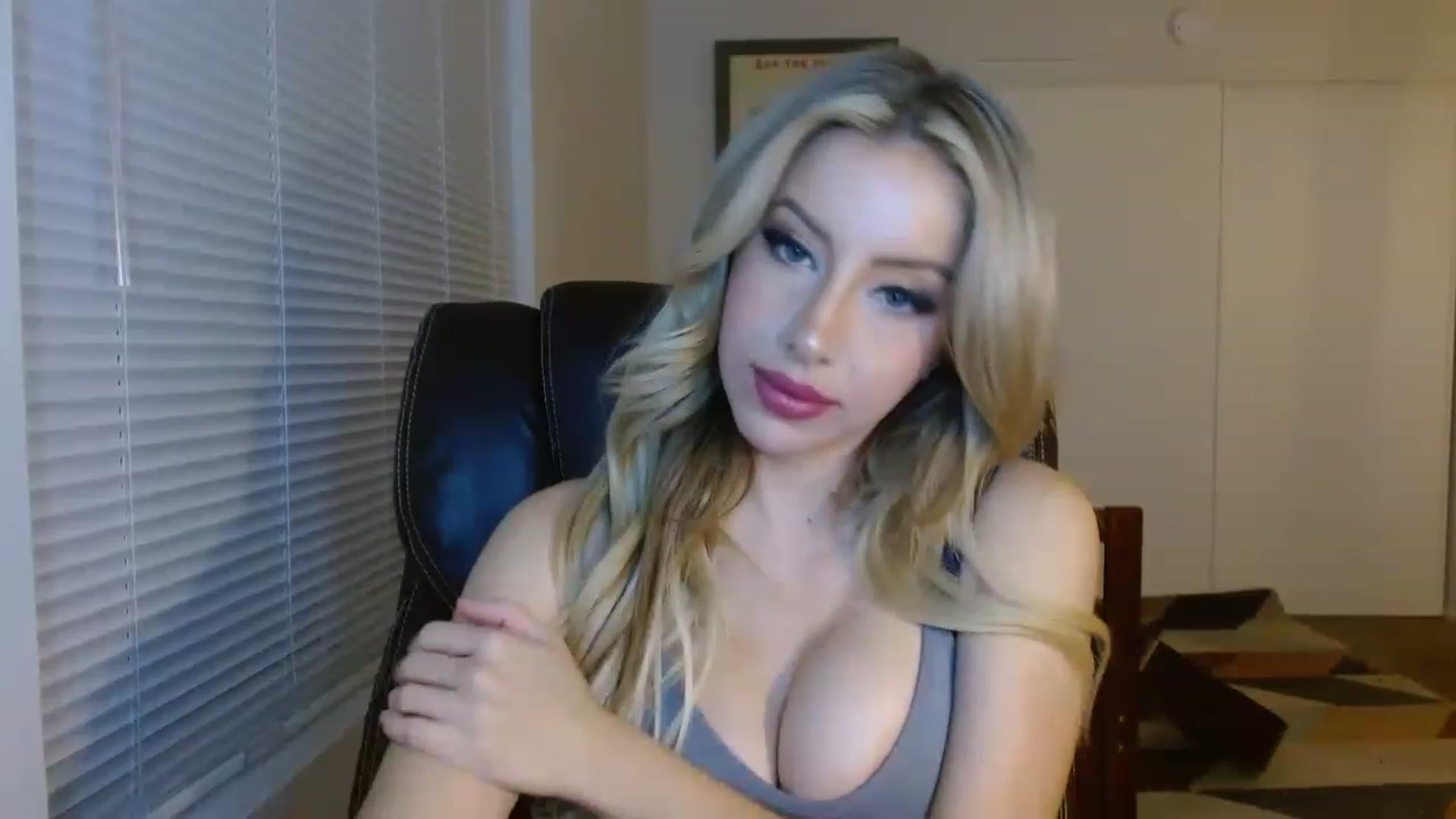 Gallery image thumbnail from SamIvery's myfreecams stream on, 11/15/2022, 09:29 image 6 of 20