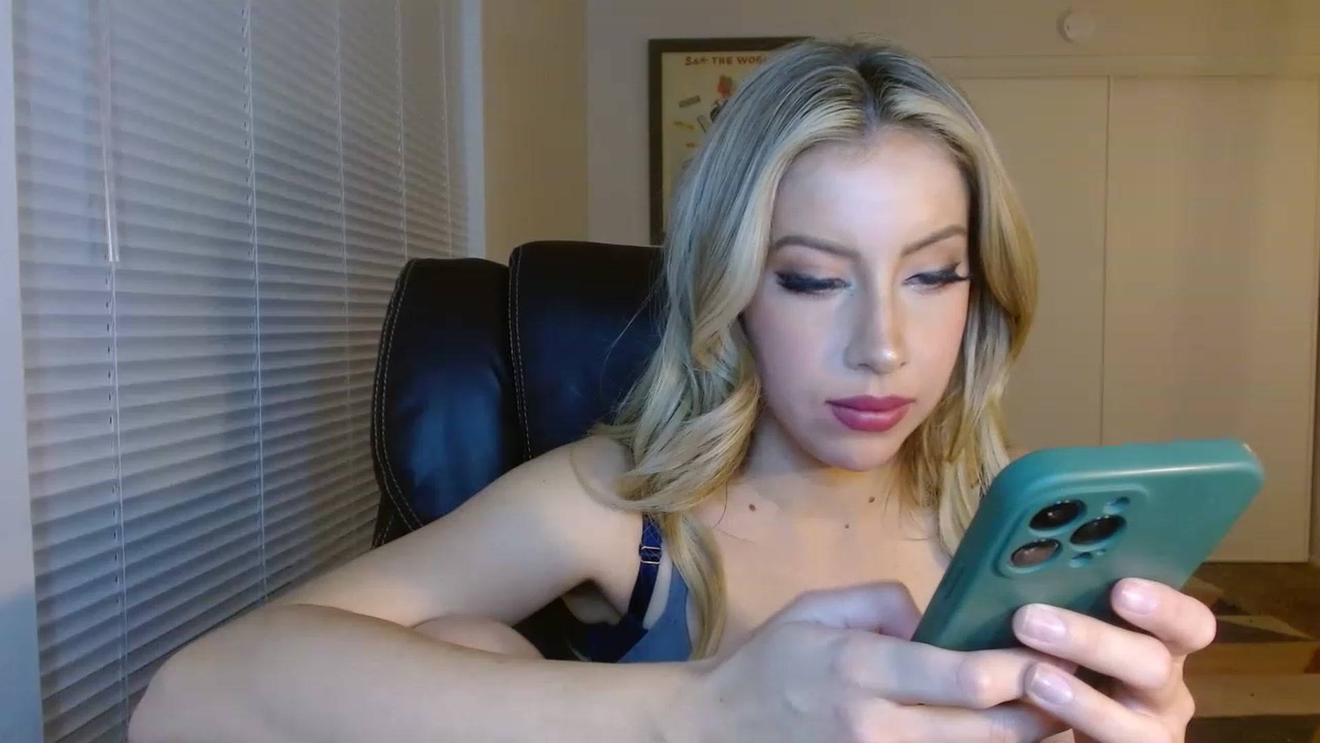 Gallery image thumbnail from SamIvery's myfreecams stream on, 11/15/2022, 09:29 image 20 of 20